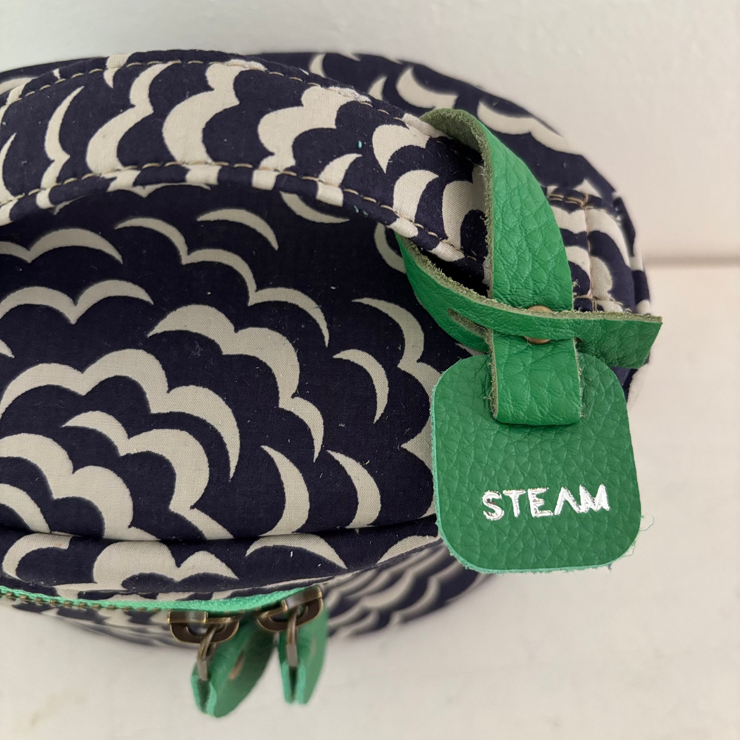 リバティウェーブ / バニティポーチ