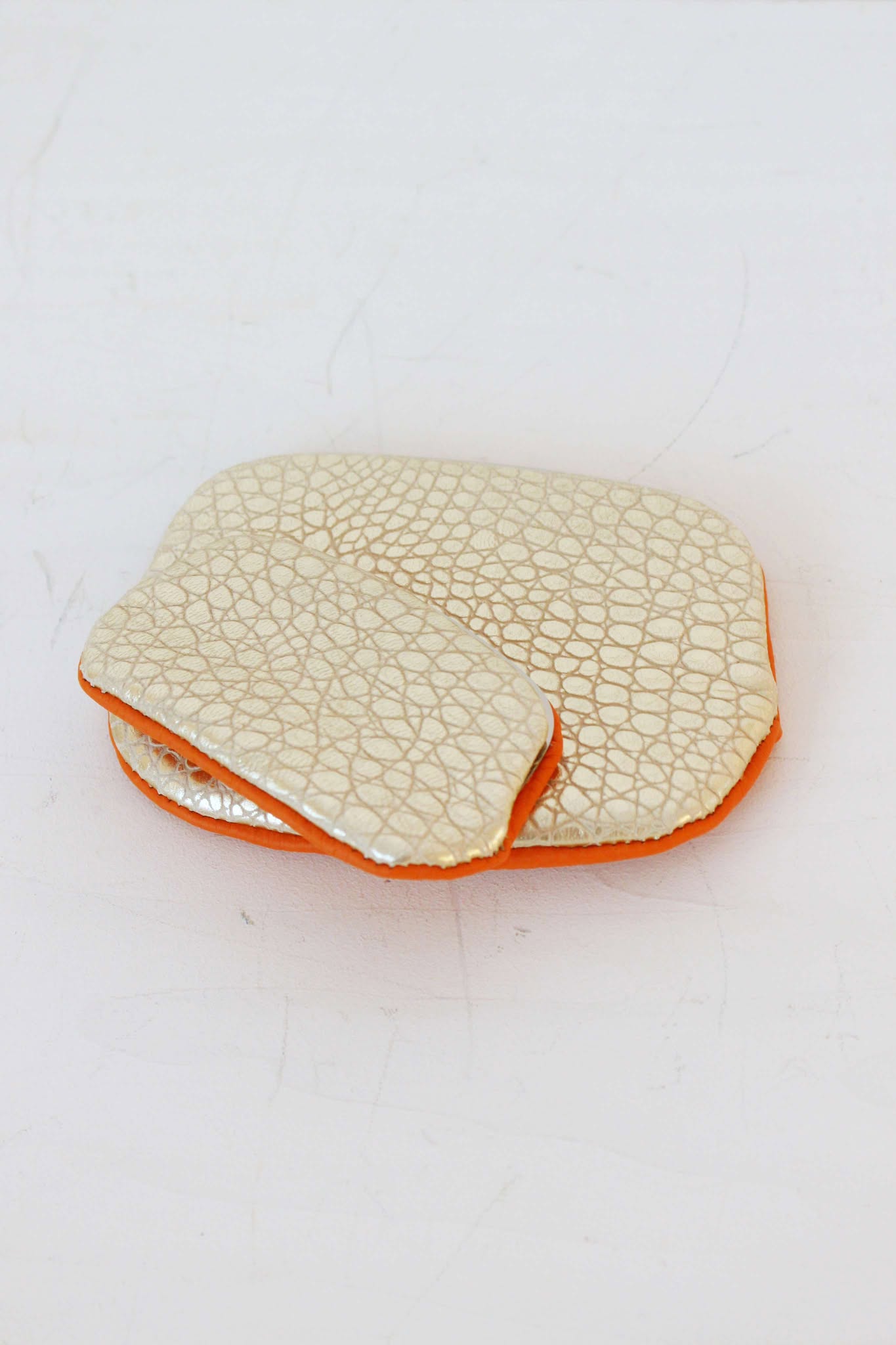 ゴールド型押しクロコ×オレンジ / パックンケースS