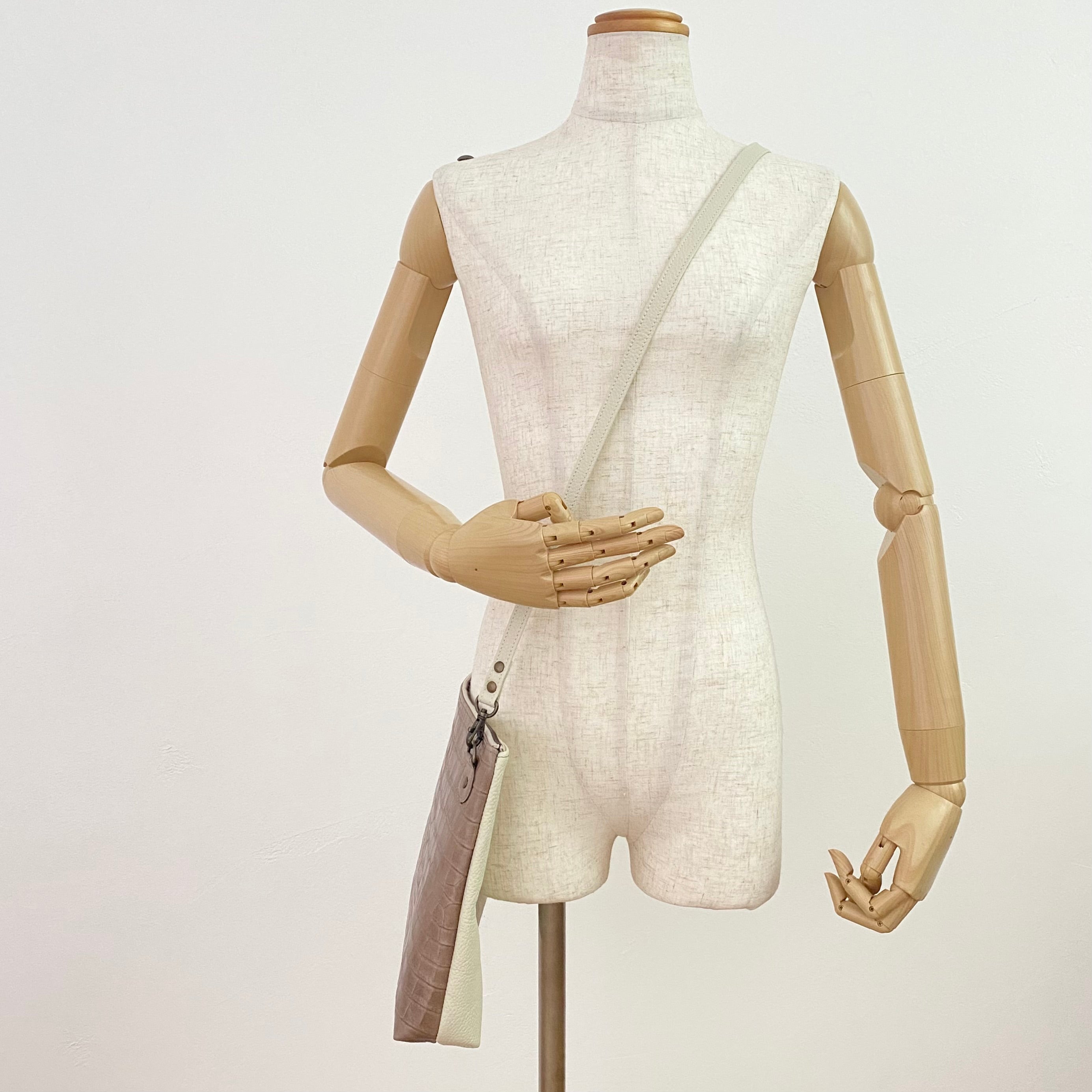 ベージュクロコ型押し×バニラL / フラットポシェットM