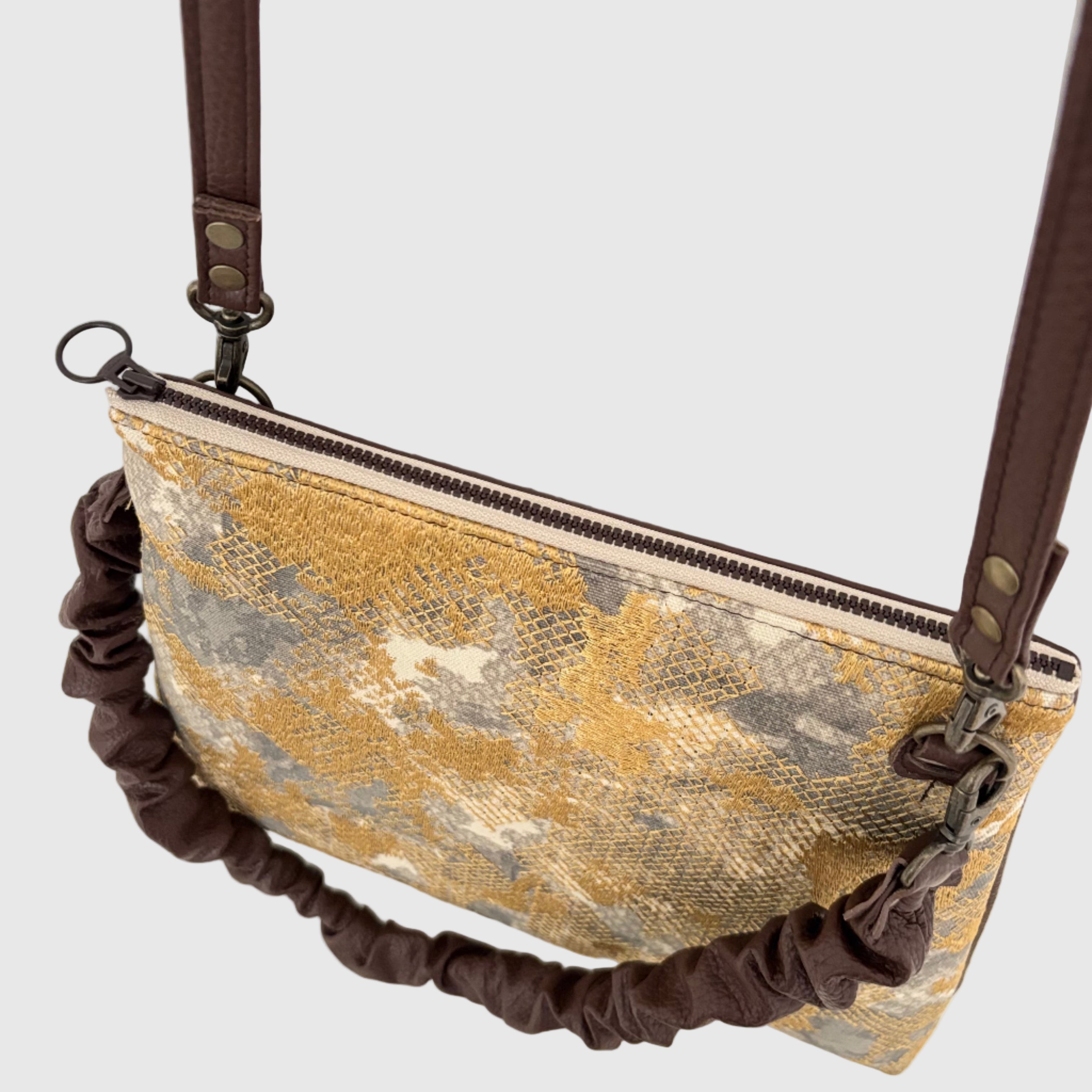 マーブルクロスステッチゴールド L / フラットポシェットM