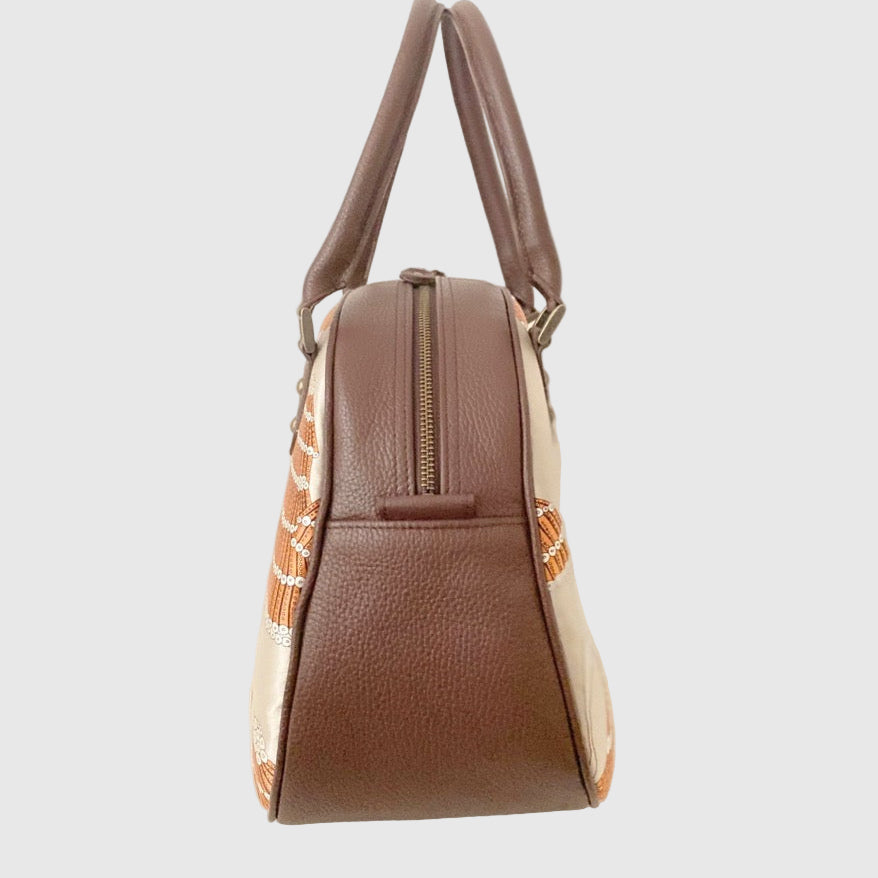 シルクプリントベージュxオレンジ L/ ラウンドボストンM