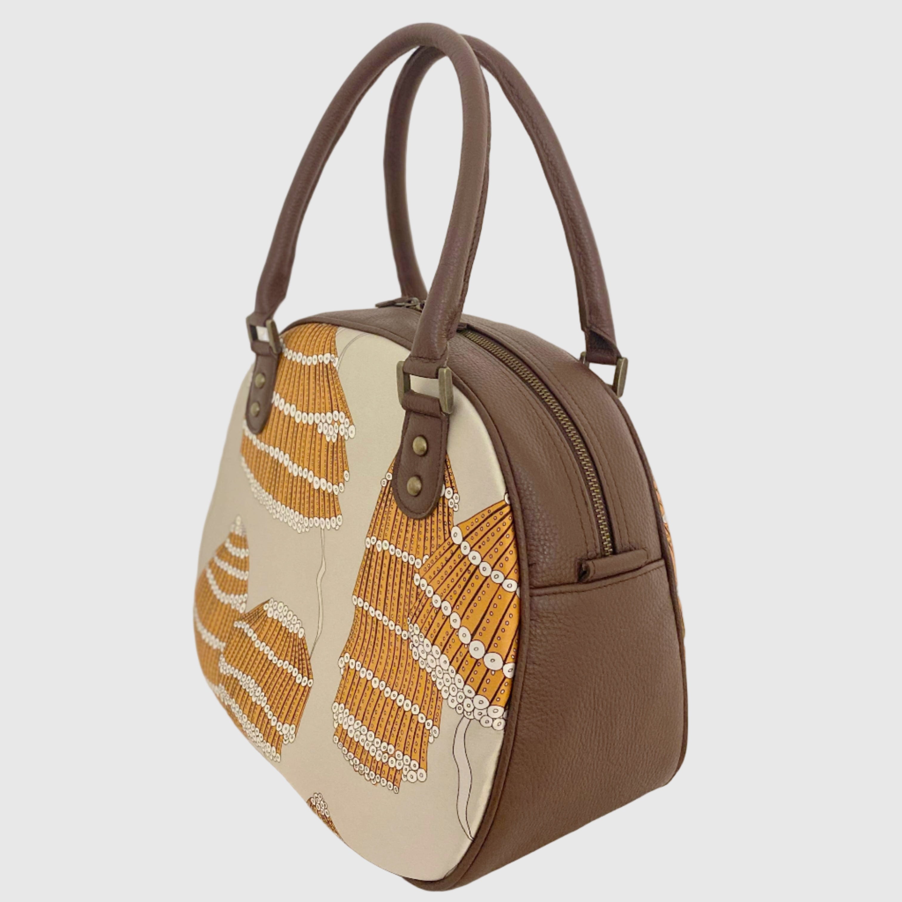 シルクプリントベージュxオレンジ L/ ラウンドボストンM