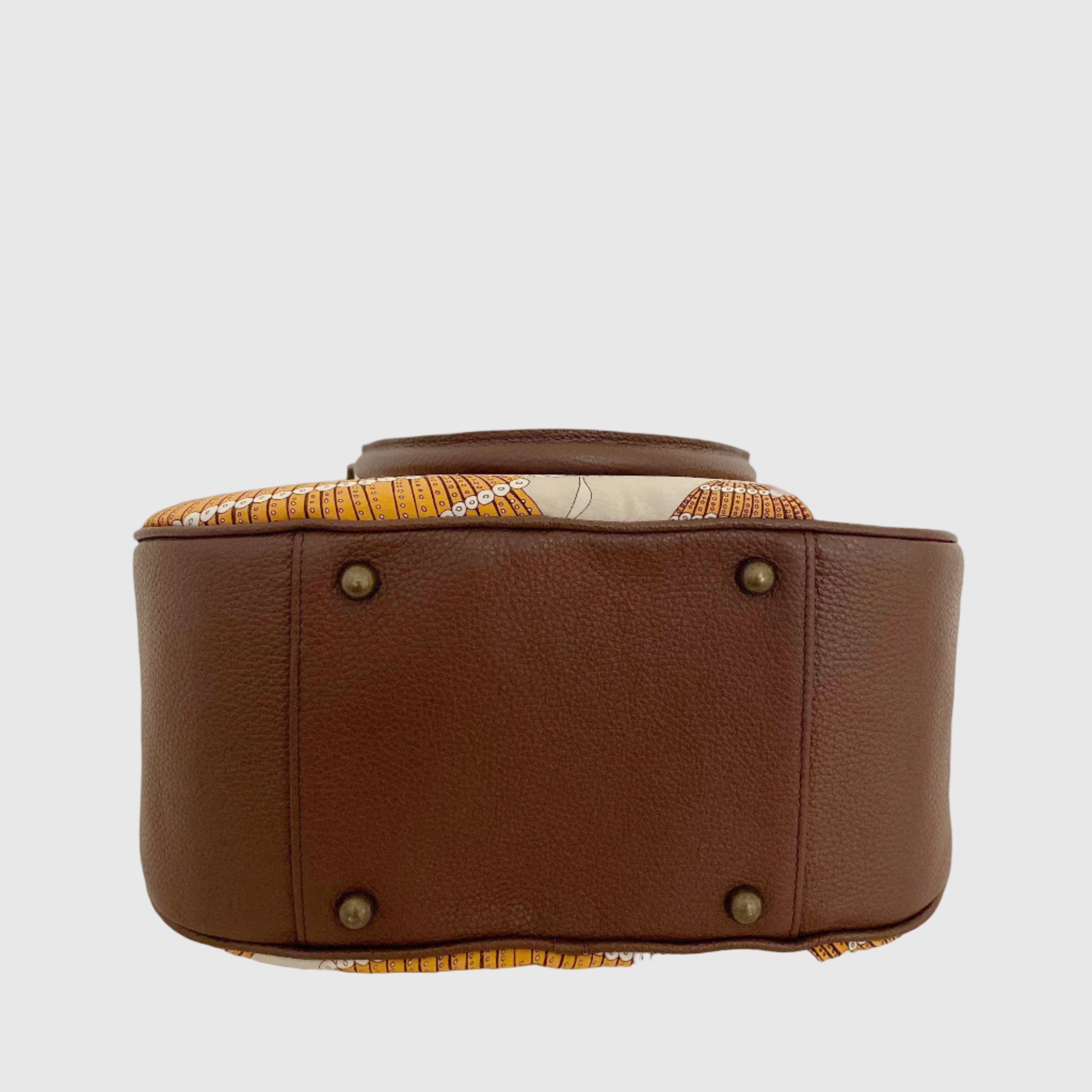 シルクプリントベージュxオレンジ L/ ラウンドボストンM