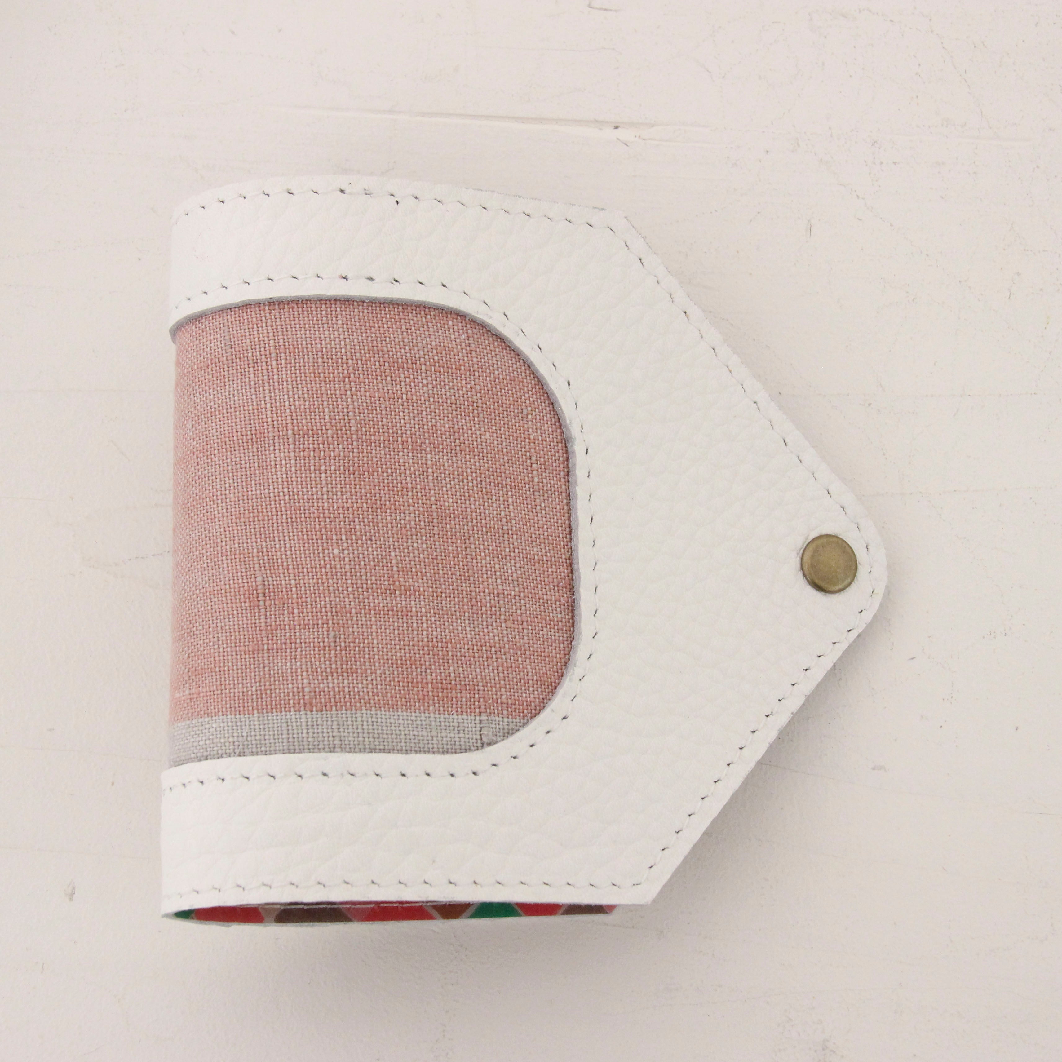 ピュアホワイト×mina'sチョウチョ / マスクケース