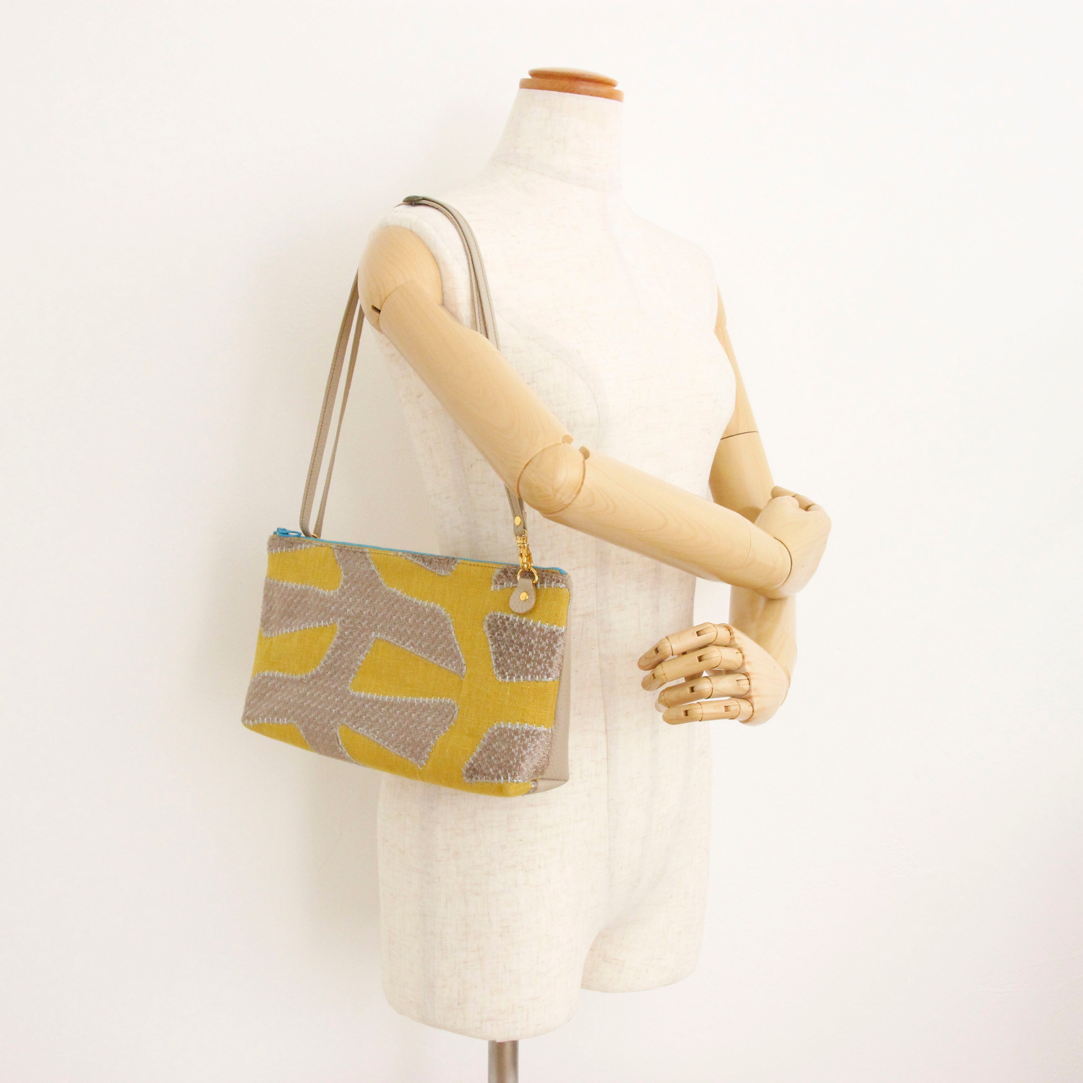 ベルベットアップリケイエロー×ベージュ / フラットポシェット LXL