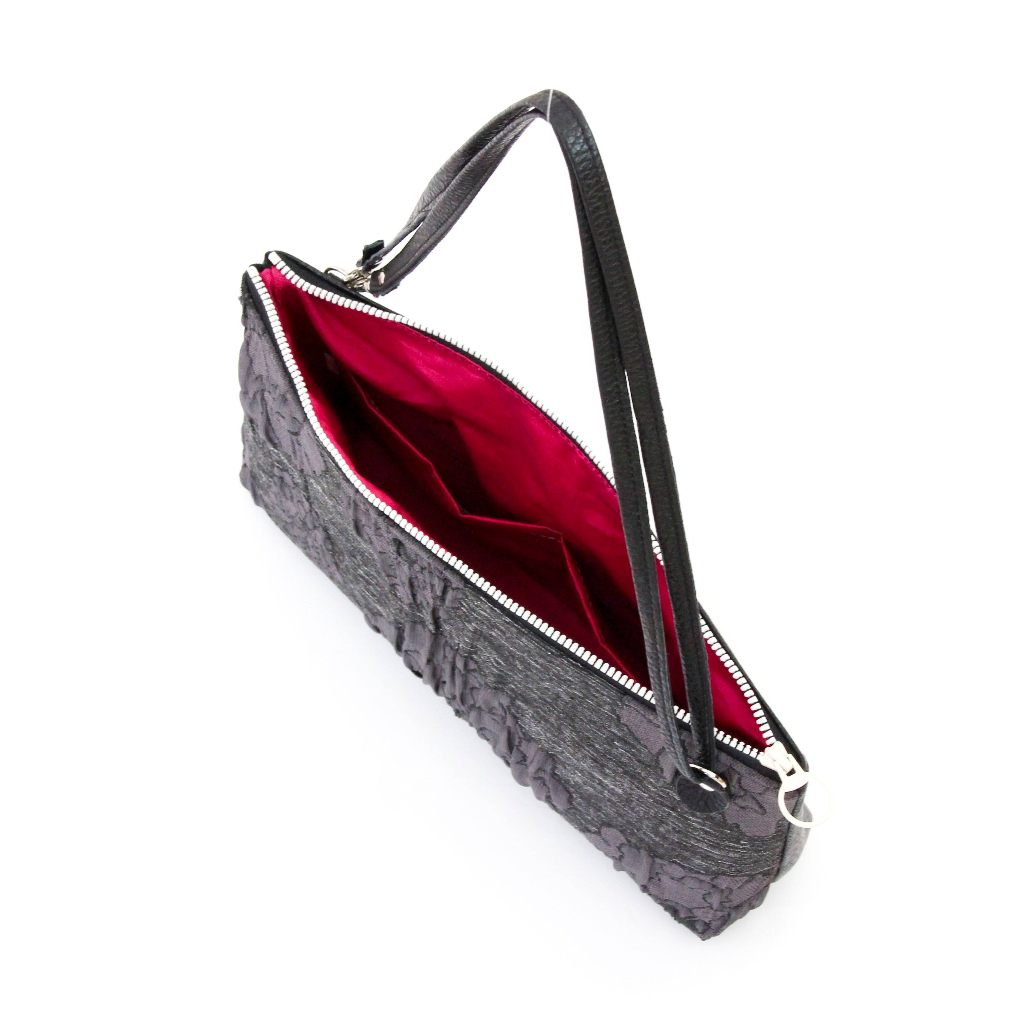 プラダブラックフラワー / フラットポシェット