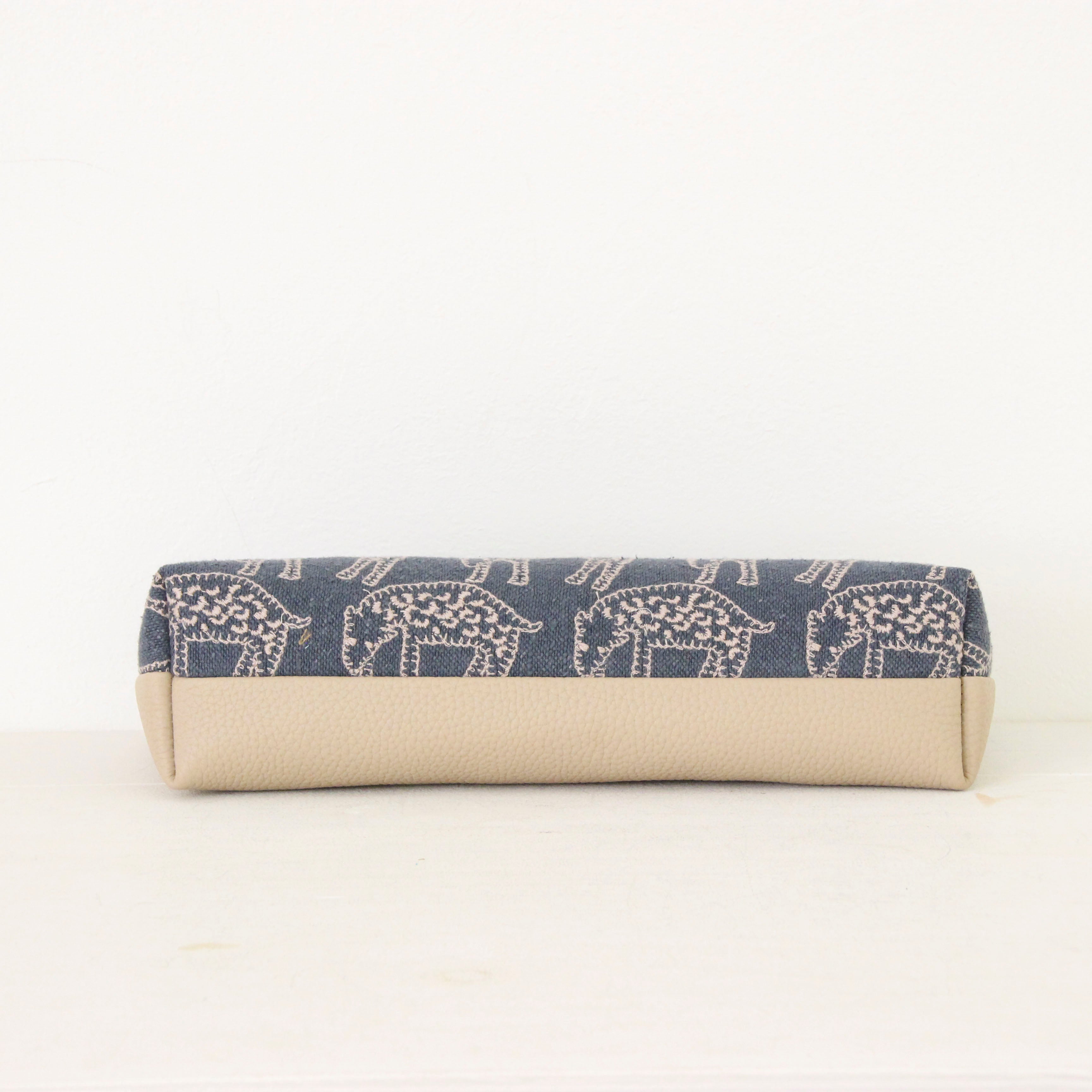 mina'sアニマルブルーグレー×ベージュ SXL/ フラットポシェット