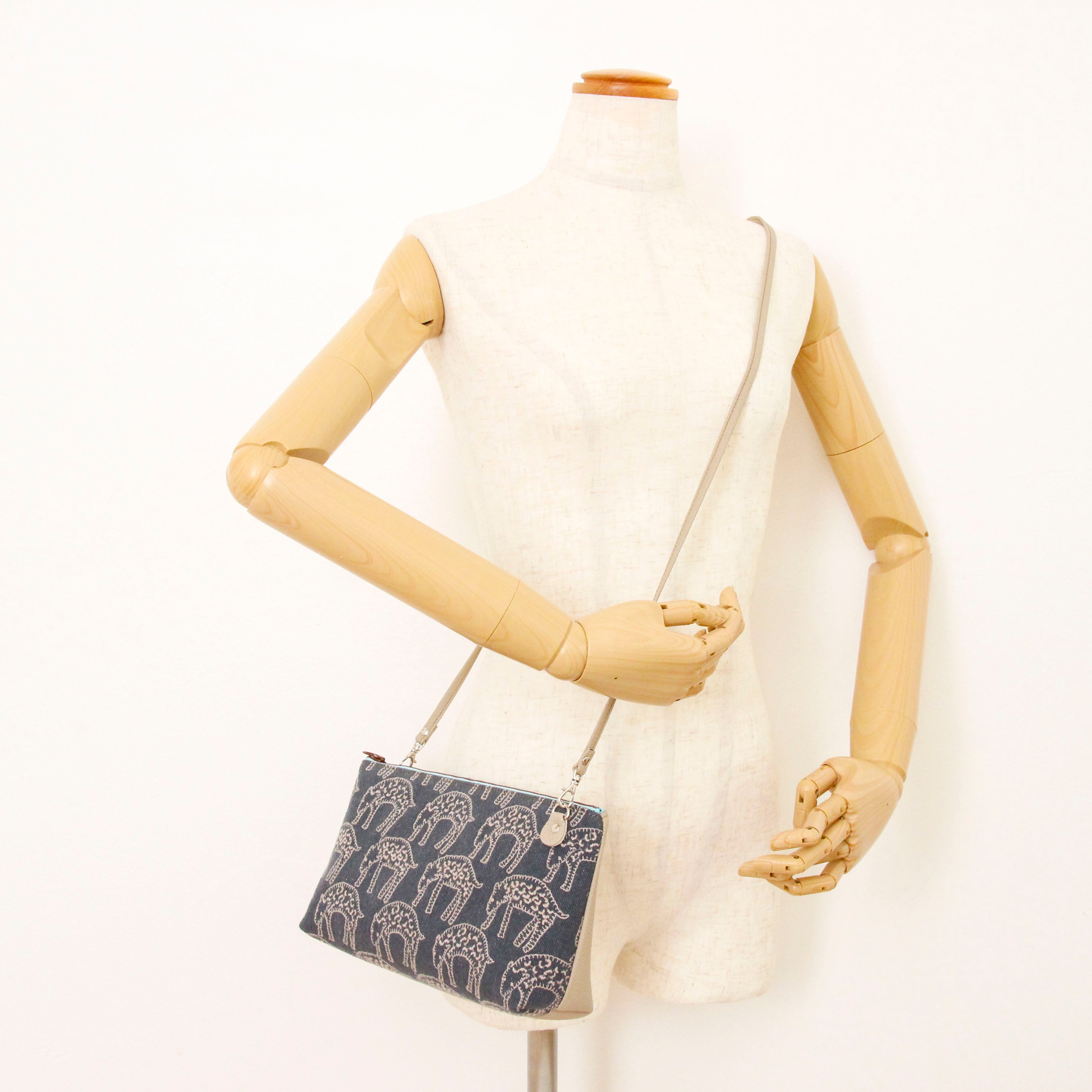 mina'sアニマルブルーグレー×ベージュ SXL/ フラットポシェット