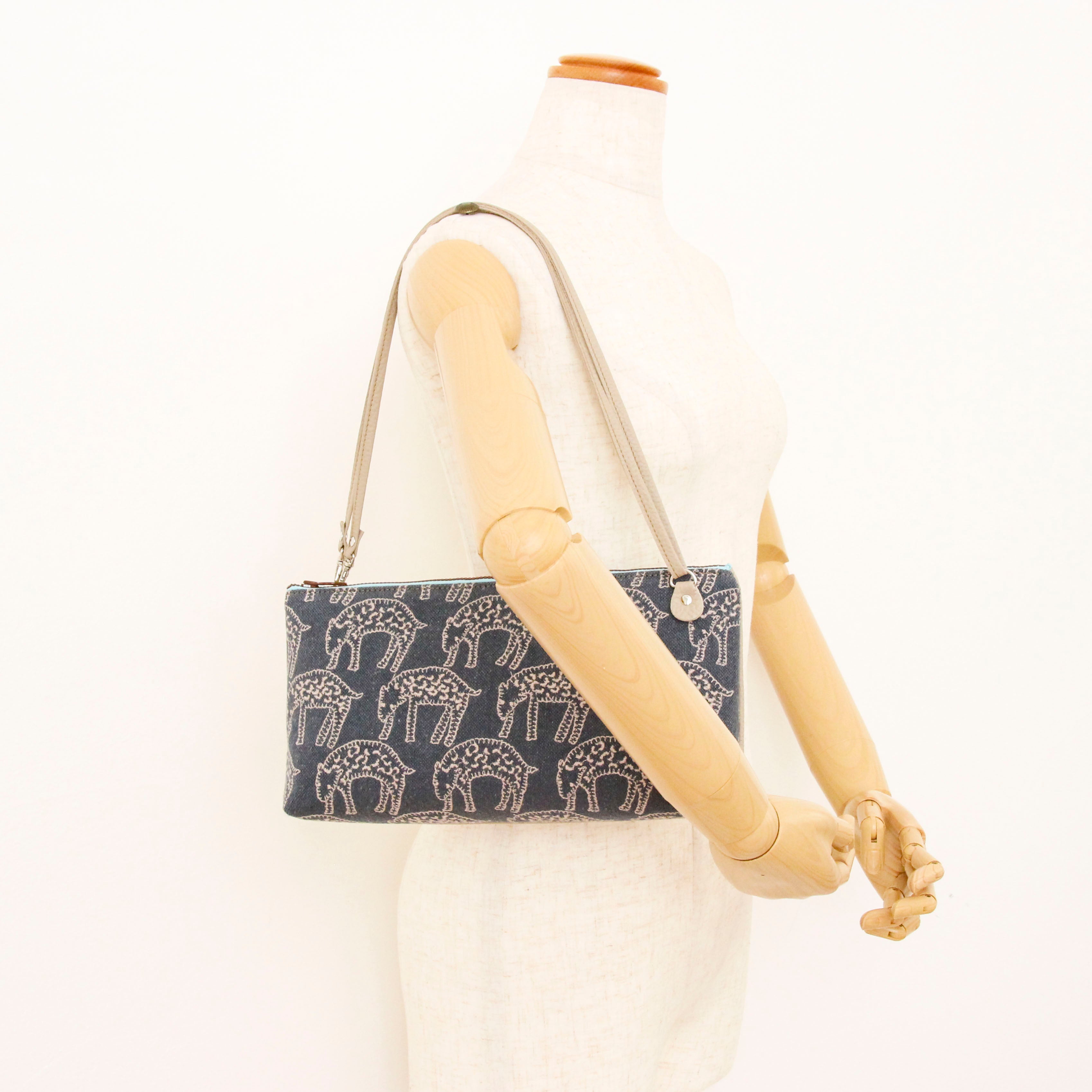 mina'sアニマルブルーグレー×ベージュ SXL/ フラットポシェット