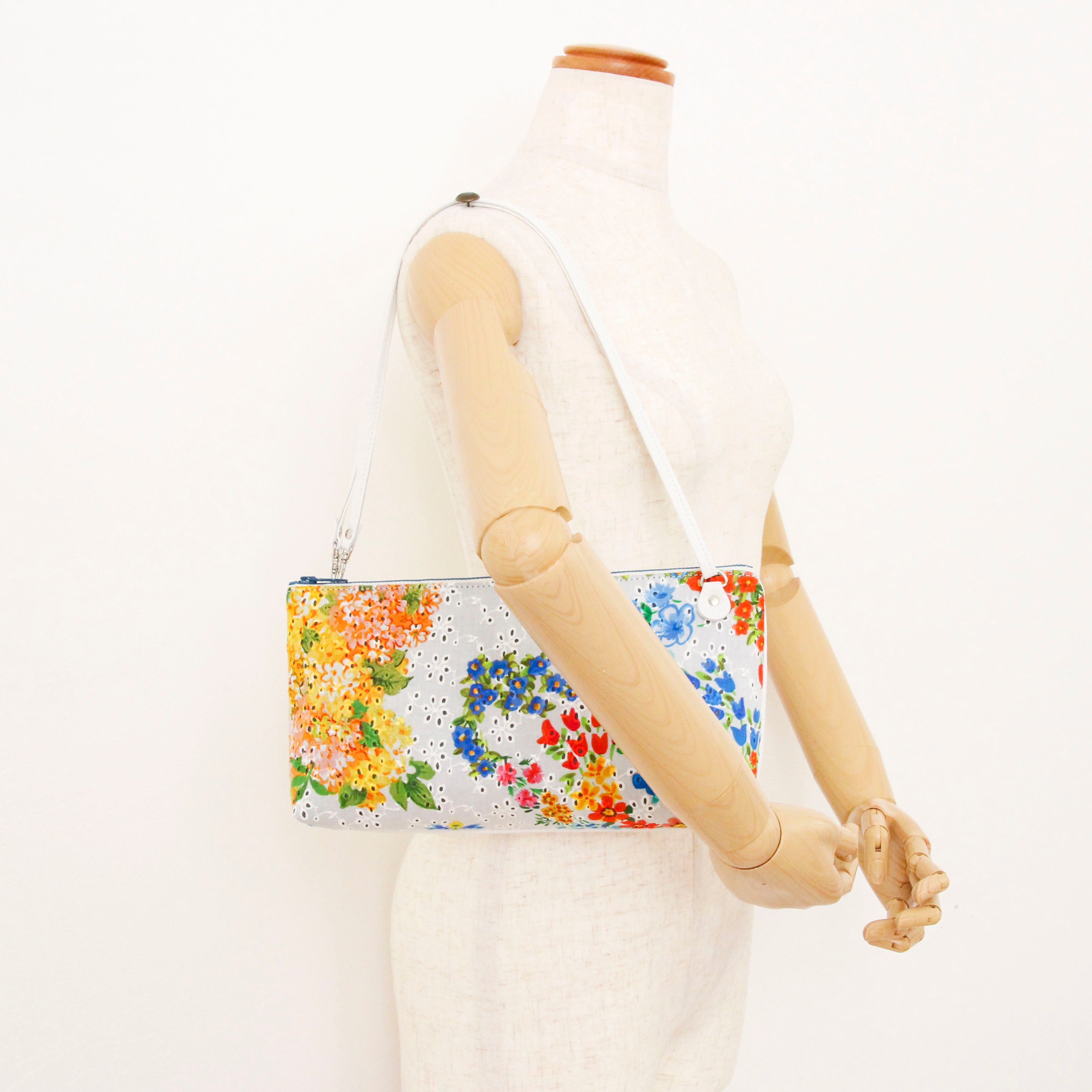 グッチフラワーレース×ピュアホワイトXL / フラットポシェット