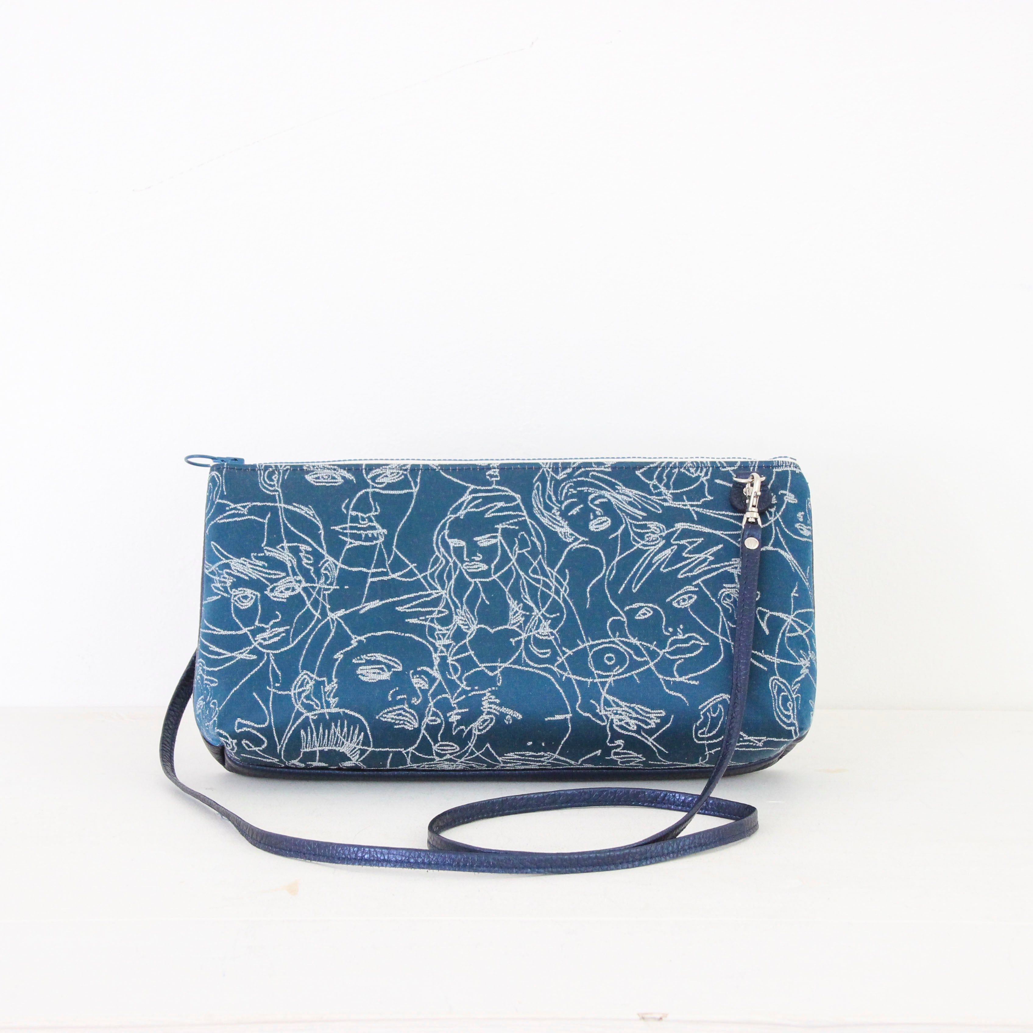 ゴルティエフェイスブルー LXL/ フラットポシェット