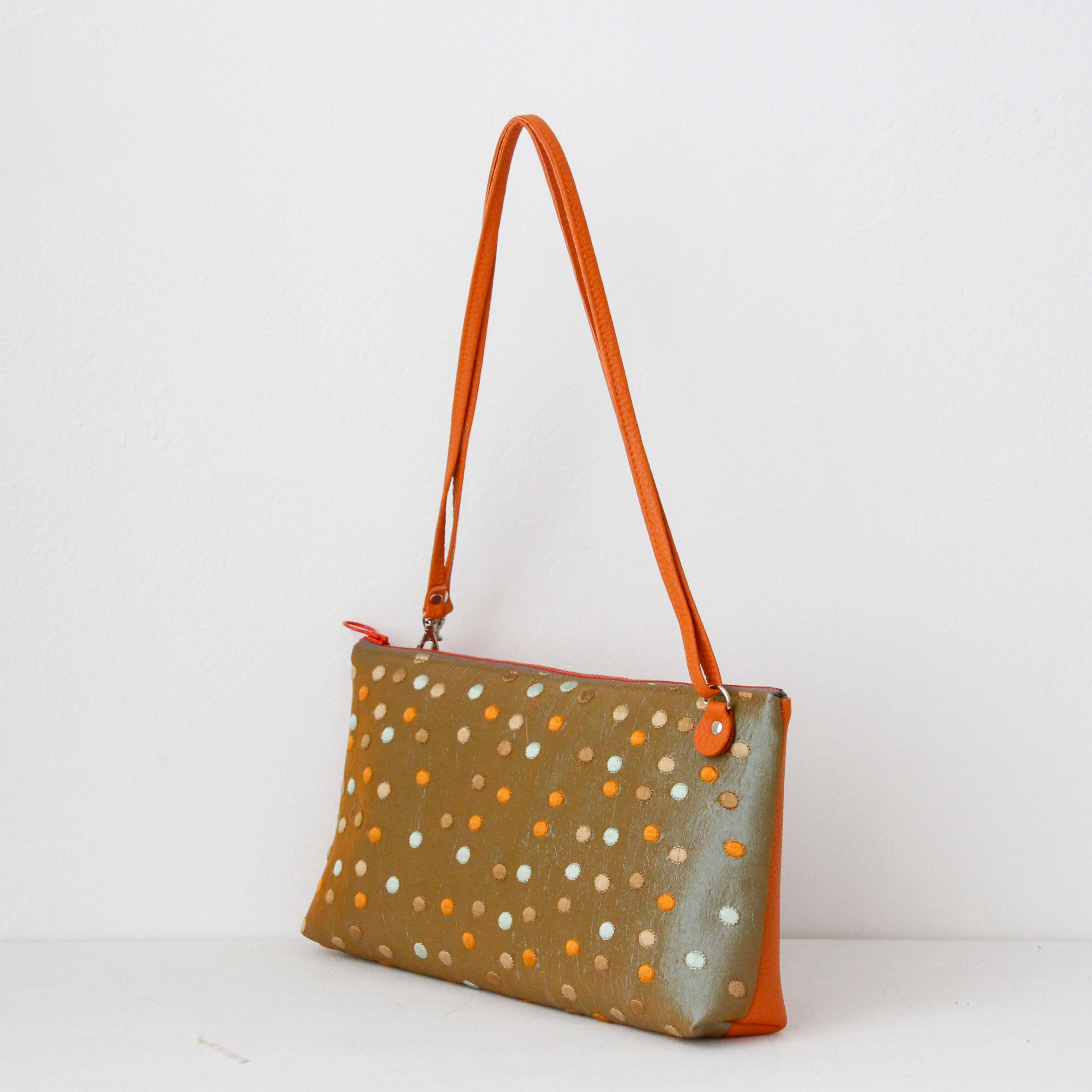 ベージュブラウンドット S ×オレンジ / フラットポシェット