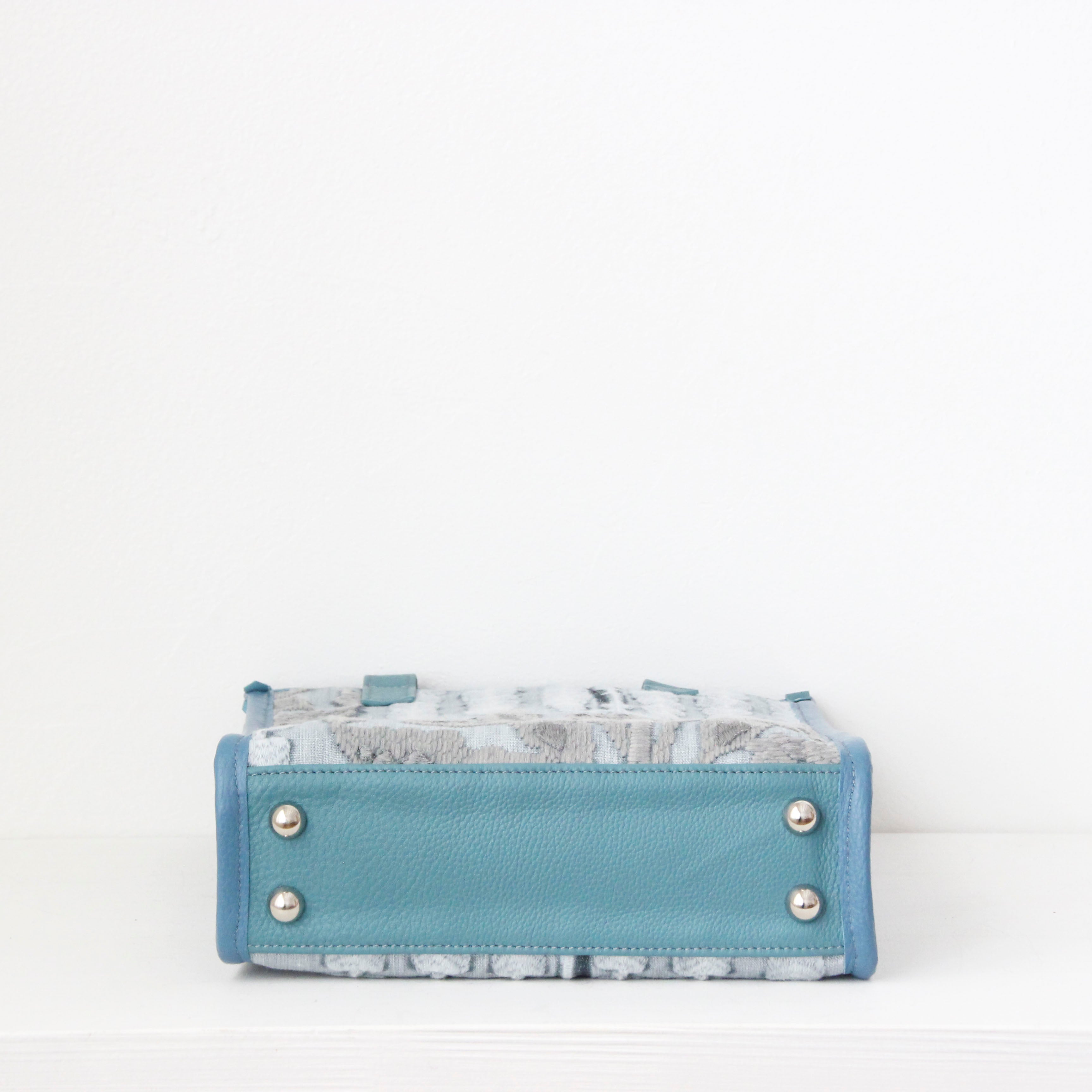 ウール刺繍フェイテッドジーンズ×ブルーグレー SXL / バーティカルトート トールM