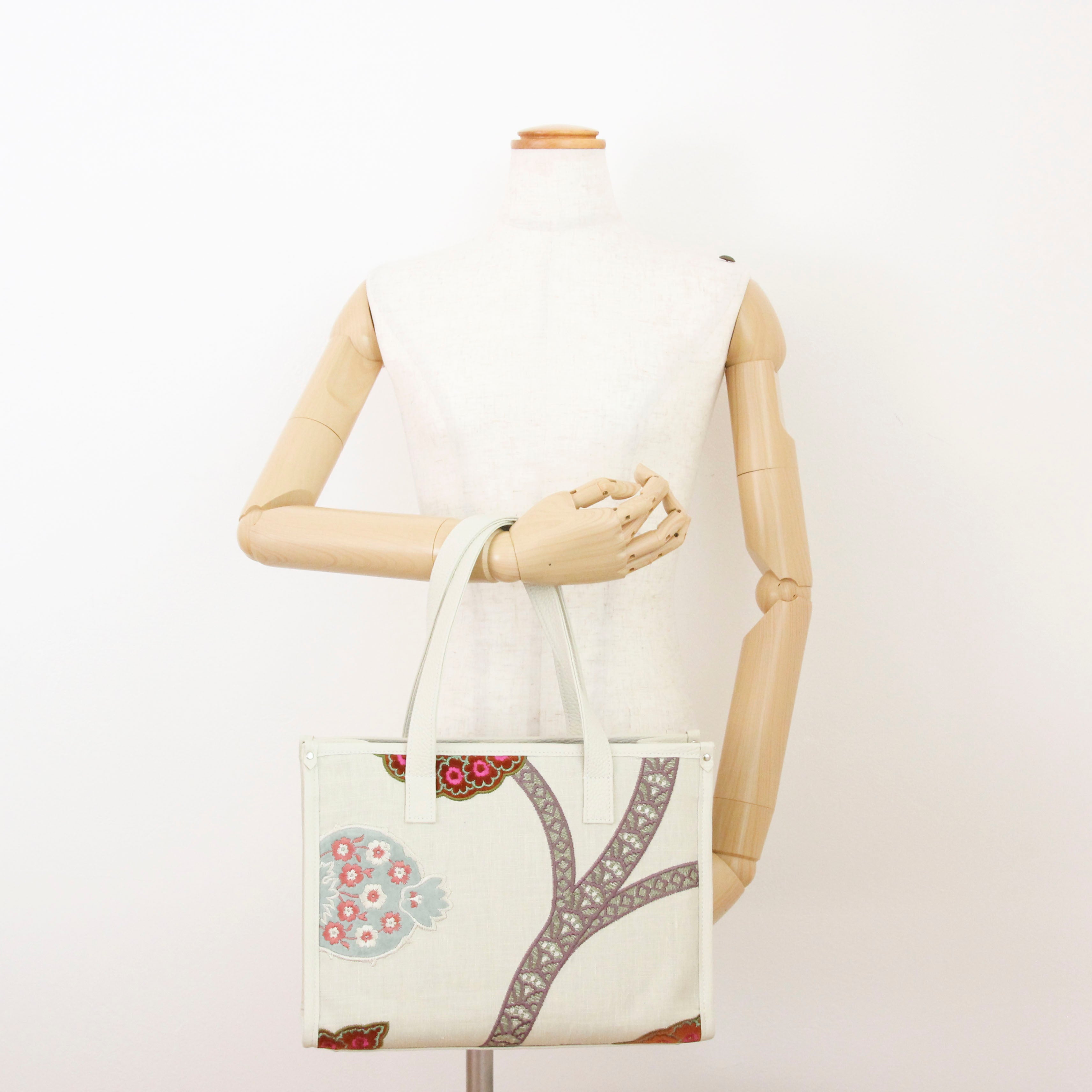 ベルベットアップリケナチュラルリネン×バニラホワイト SXL / バーティカルトート ワイドM