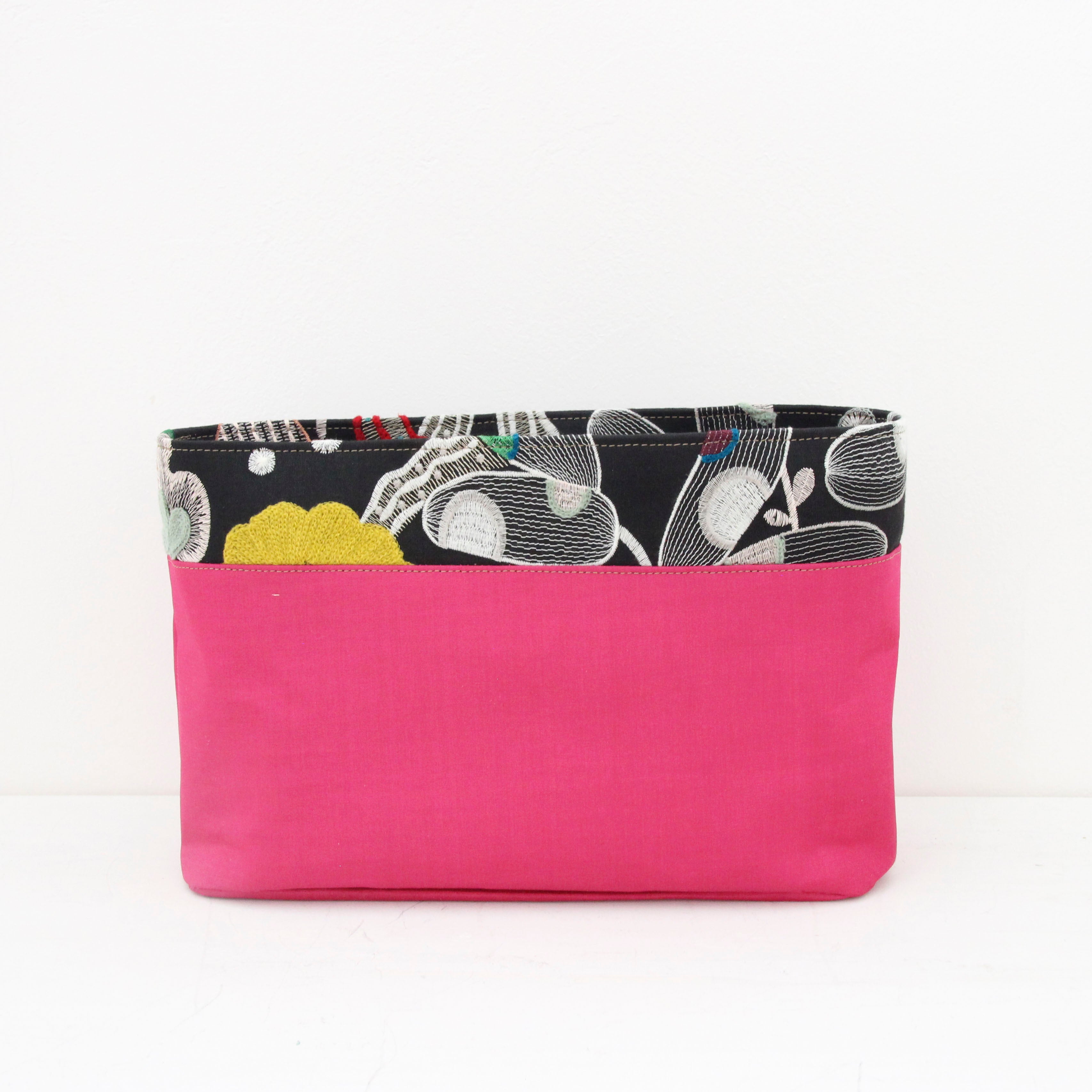 黒リネン刺繍 / インナーバッグ /かごバッグ Mサイズ用 / SXL