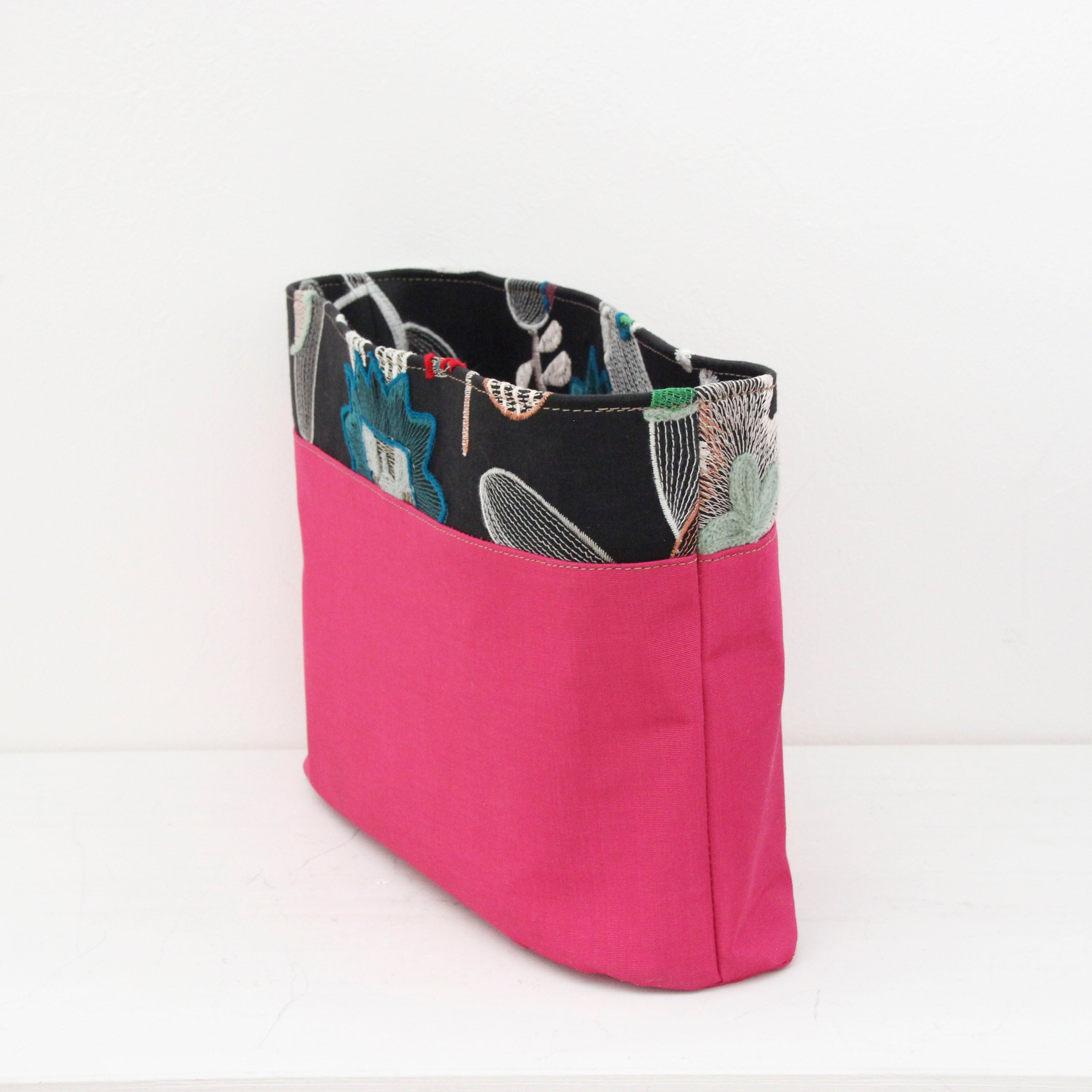 黒リネン刺繍 / インナーバッグ /かごバッグ Mサイズ用 / SXL