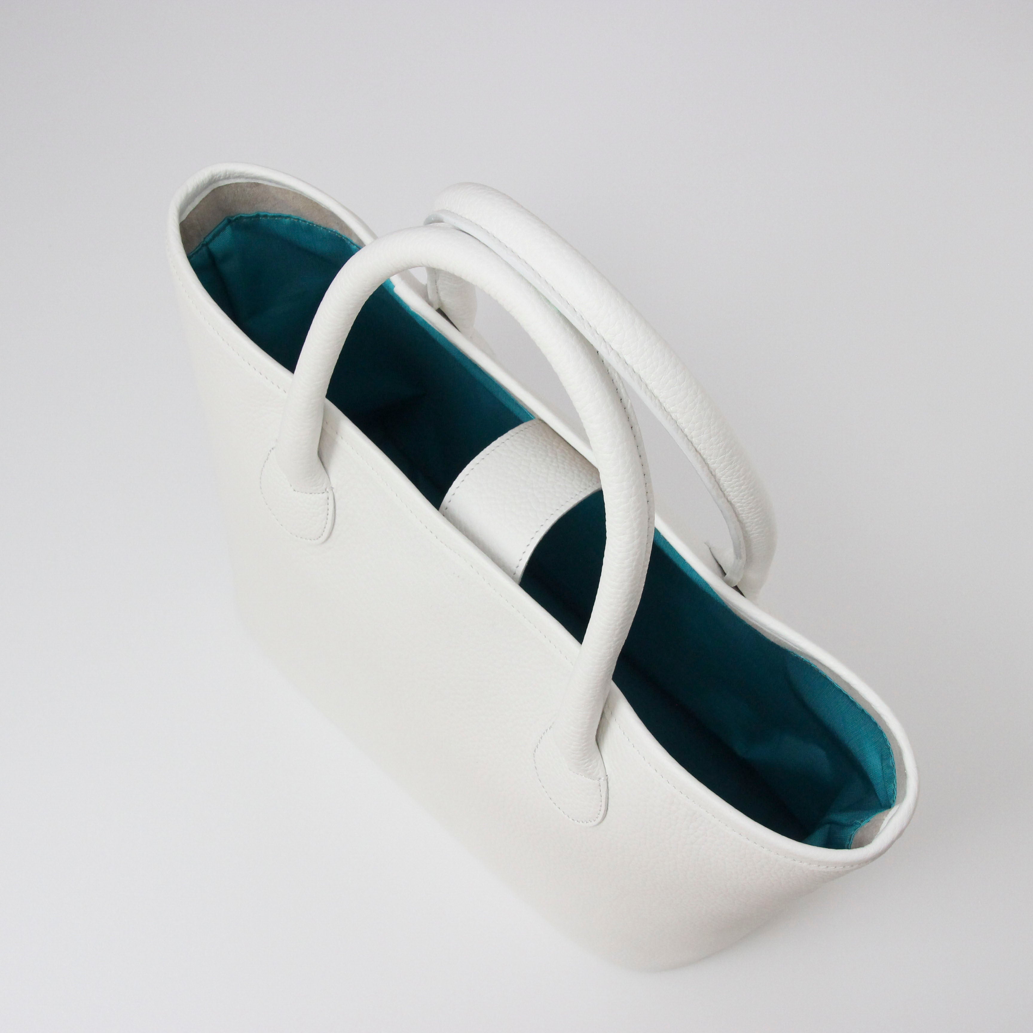 ピュアホワイト / シンプルレザートート