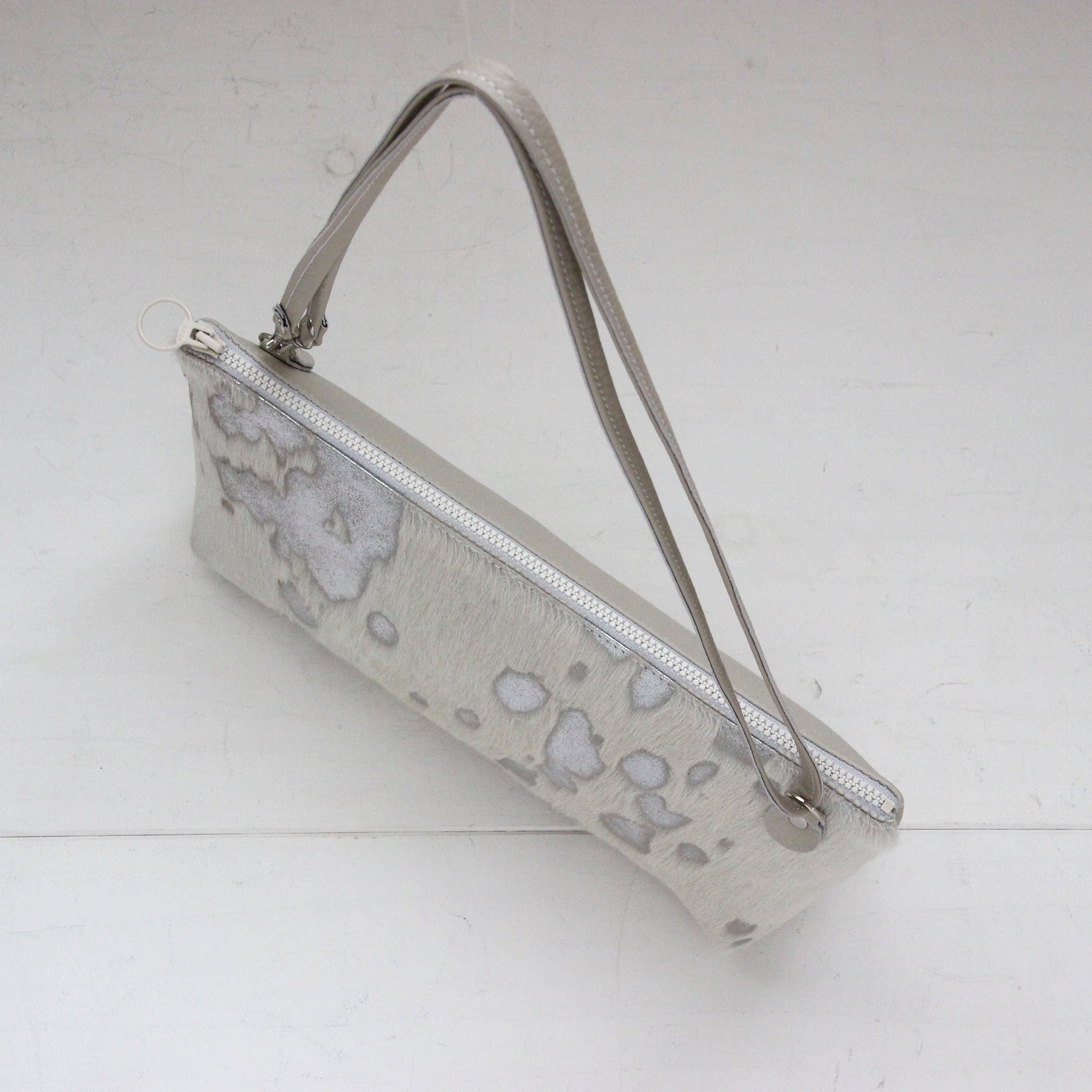 ホワイト起毛×シルバー / フラットポシェット