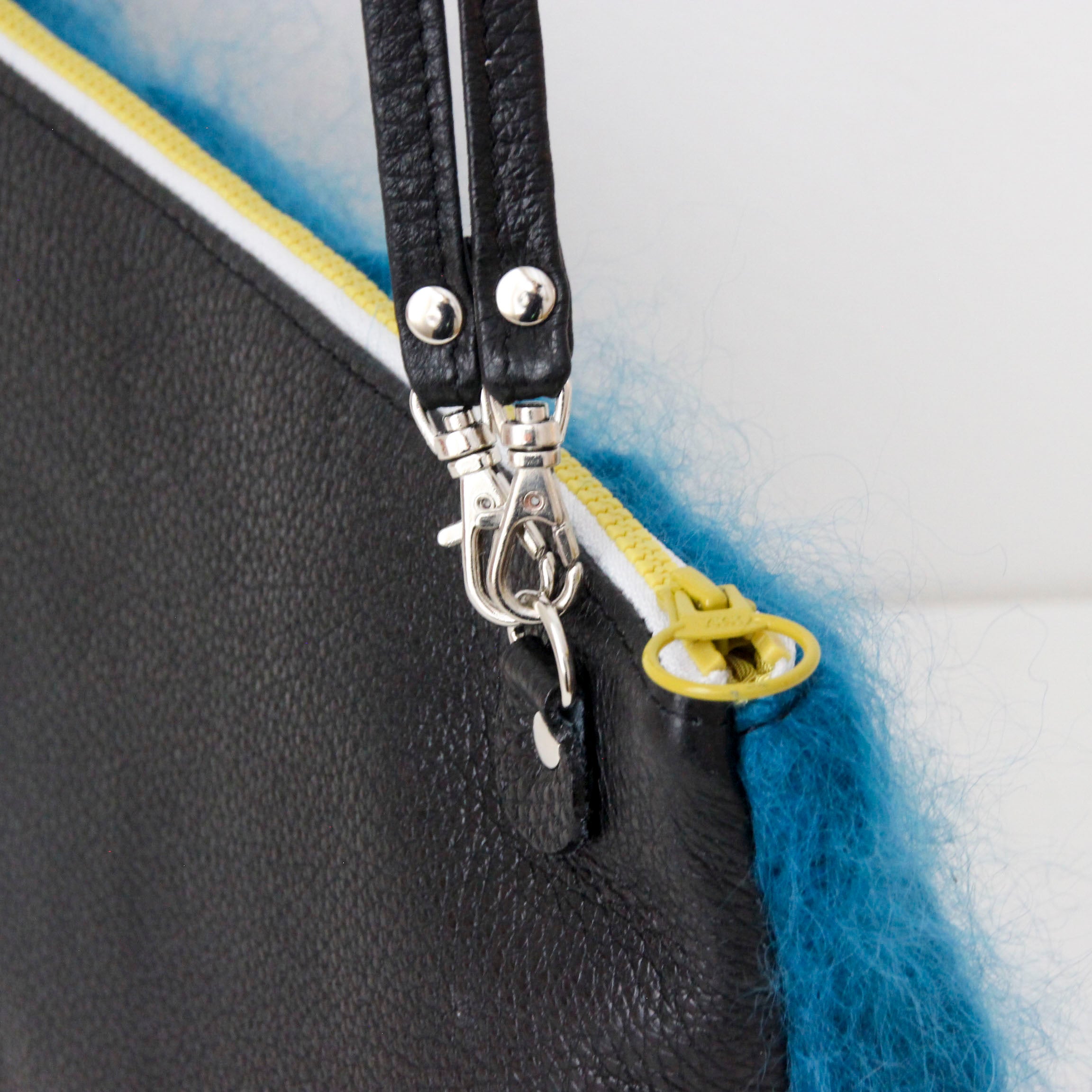 モヘアターコイズ / フラットポシェット