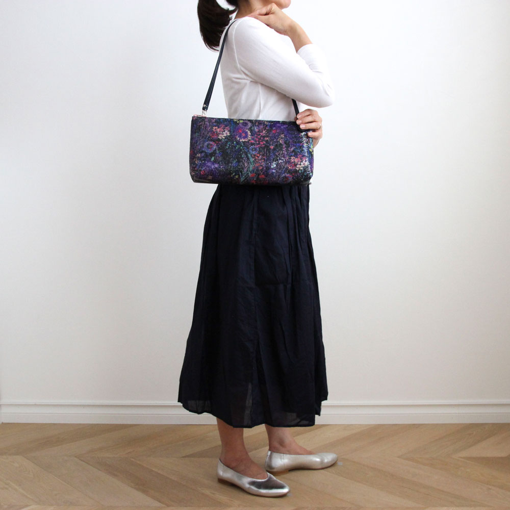 リバティスパンコールフラワーネイビー(ネイビー) / フラットポシェット