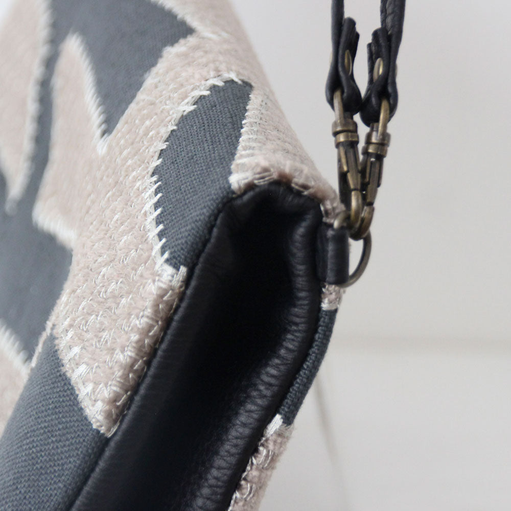 ベルベットアップリケ・グレー / マルチウェイポシェット