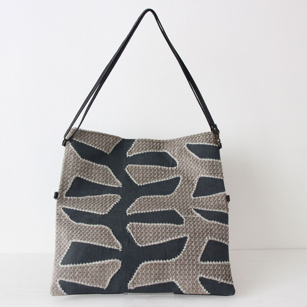 ベルベットアップリケ・グレー / マルチウェイポシェット