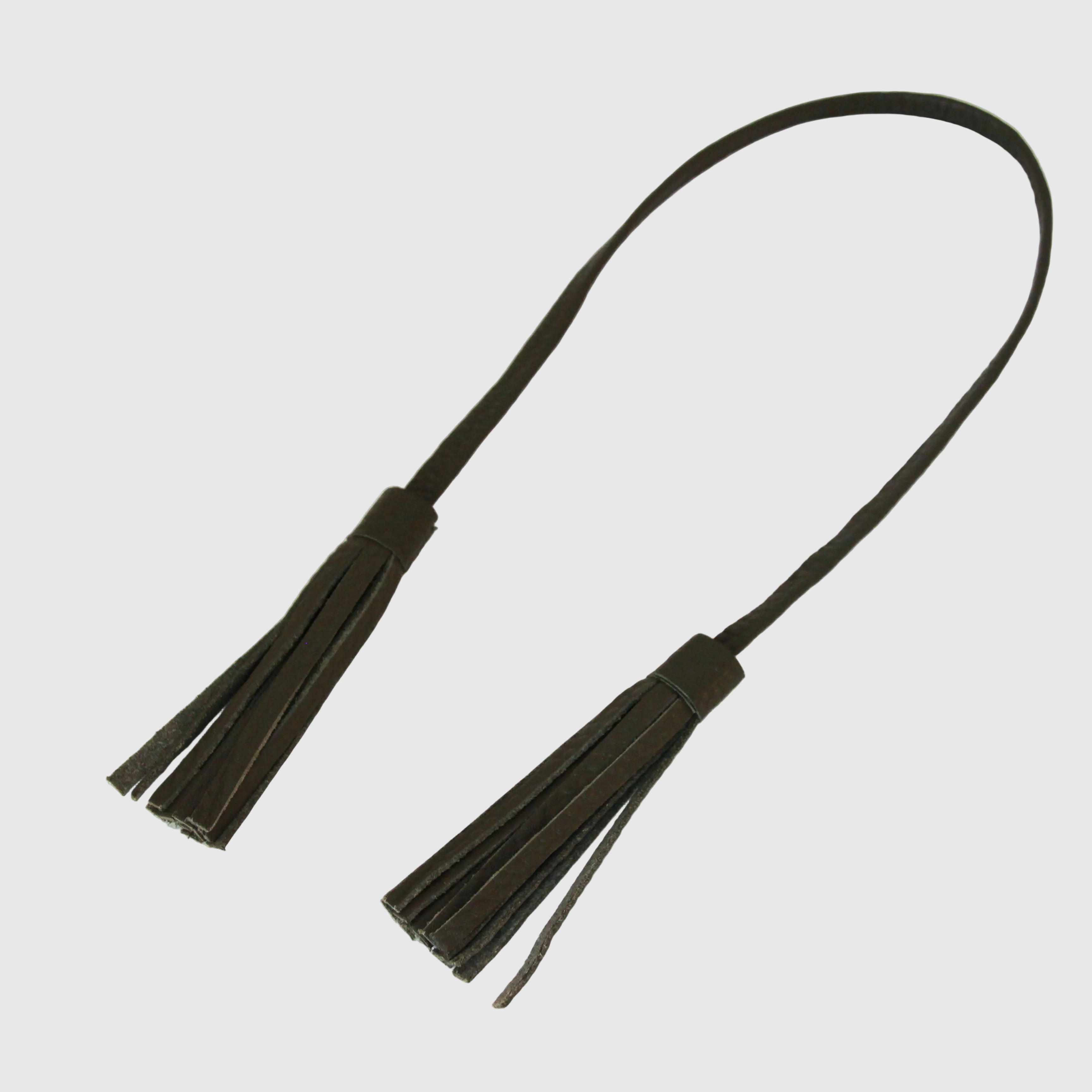 カーキ / レザータッセル