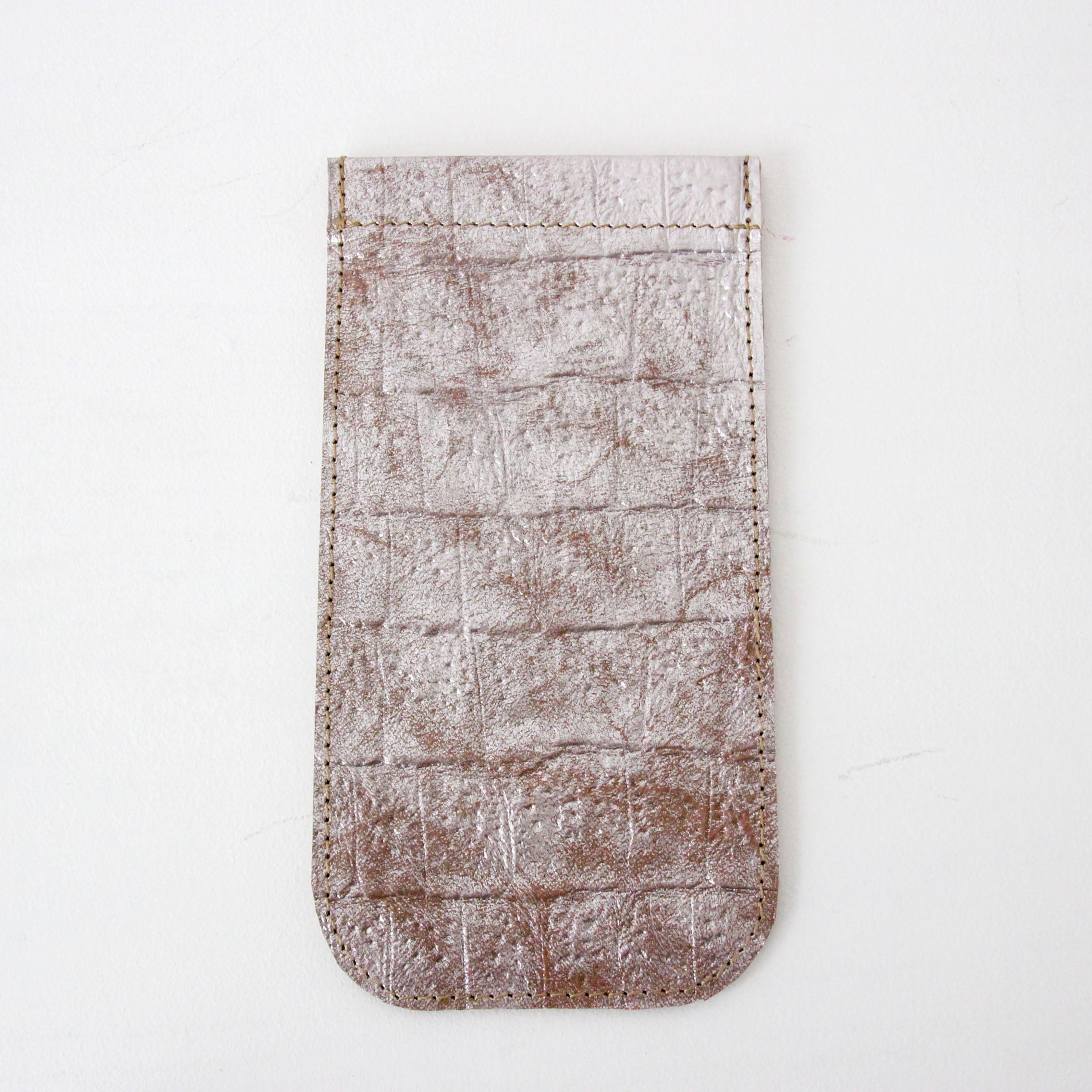 型押しシャイニーブロンズ / めがねケース