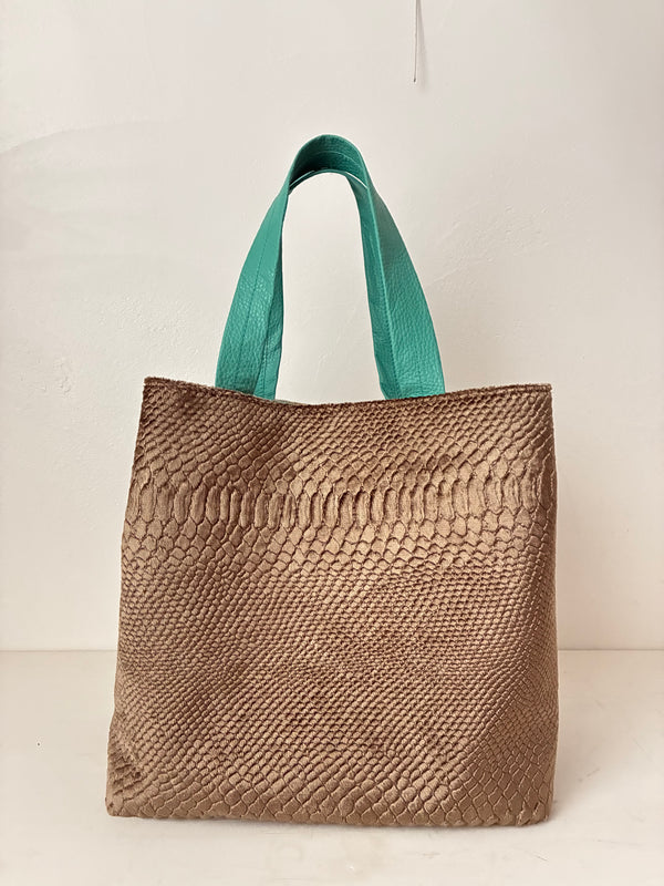 ベロア型押しベージュ / ボートバッグM