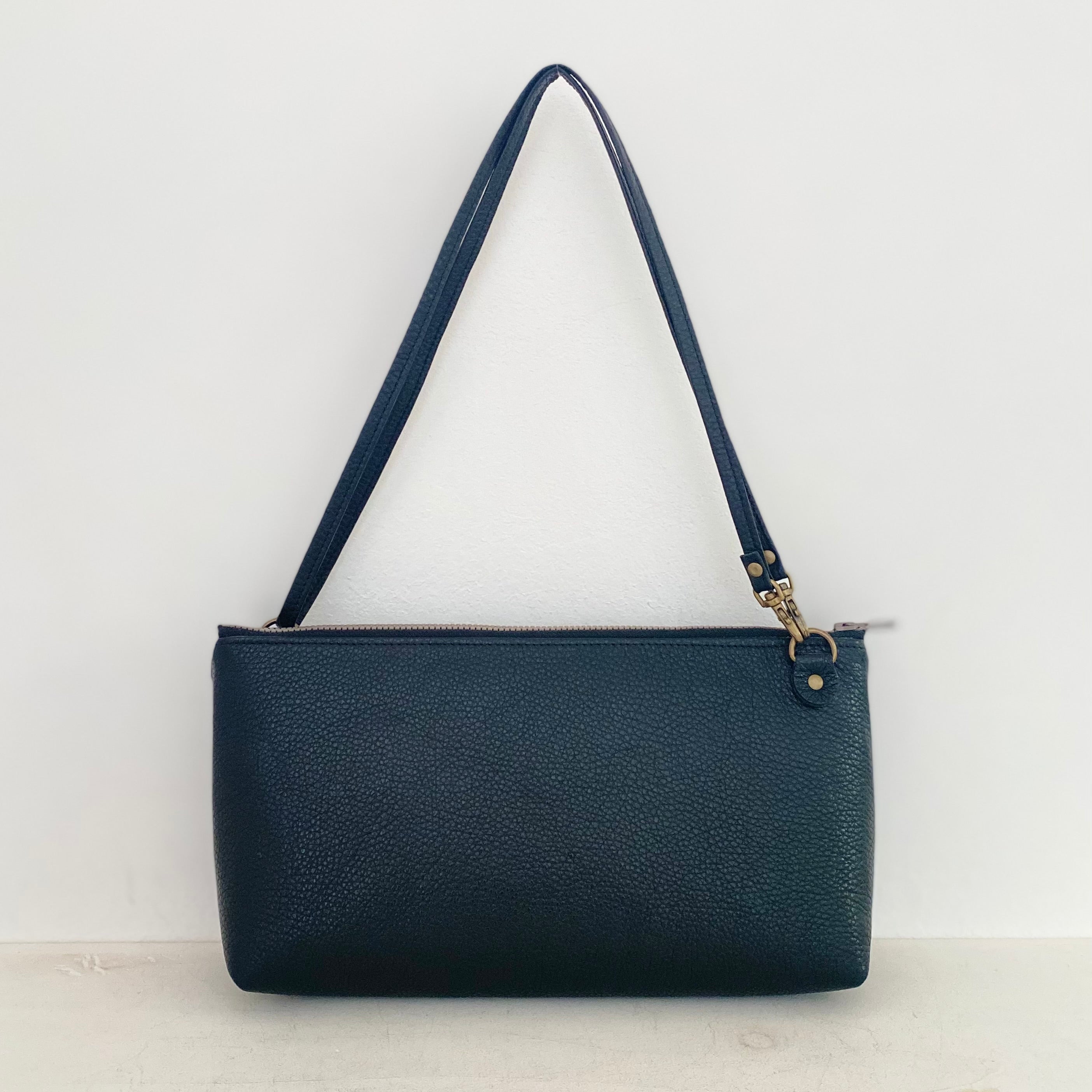 プラダブラックフラワーL / フラットポシェット