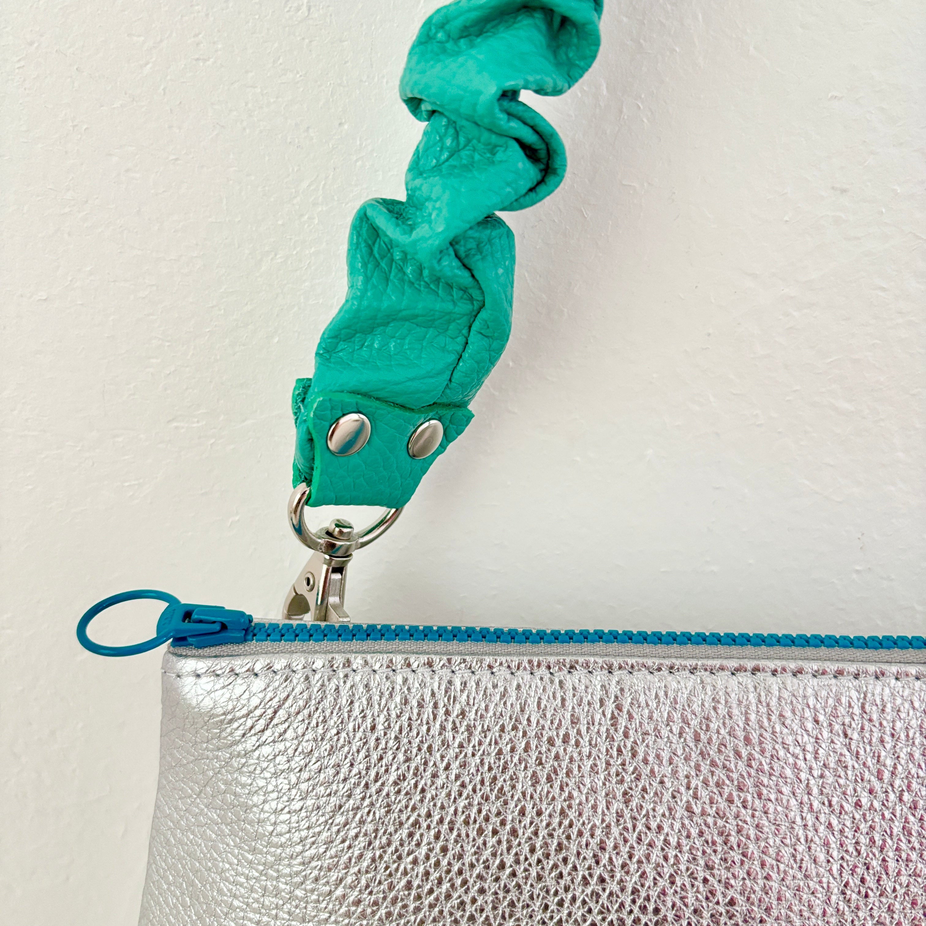 シルバーシマー×エメラルドL / フラットポシェットM