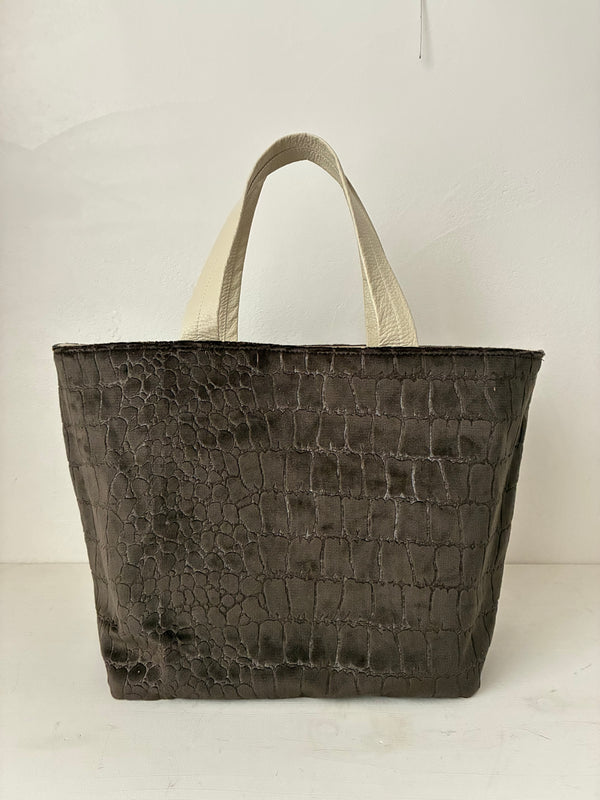 ベロア型押しダークブラウン / ボートバッグM