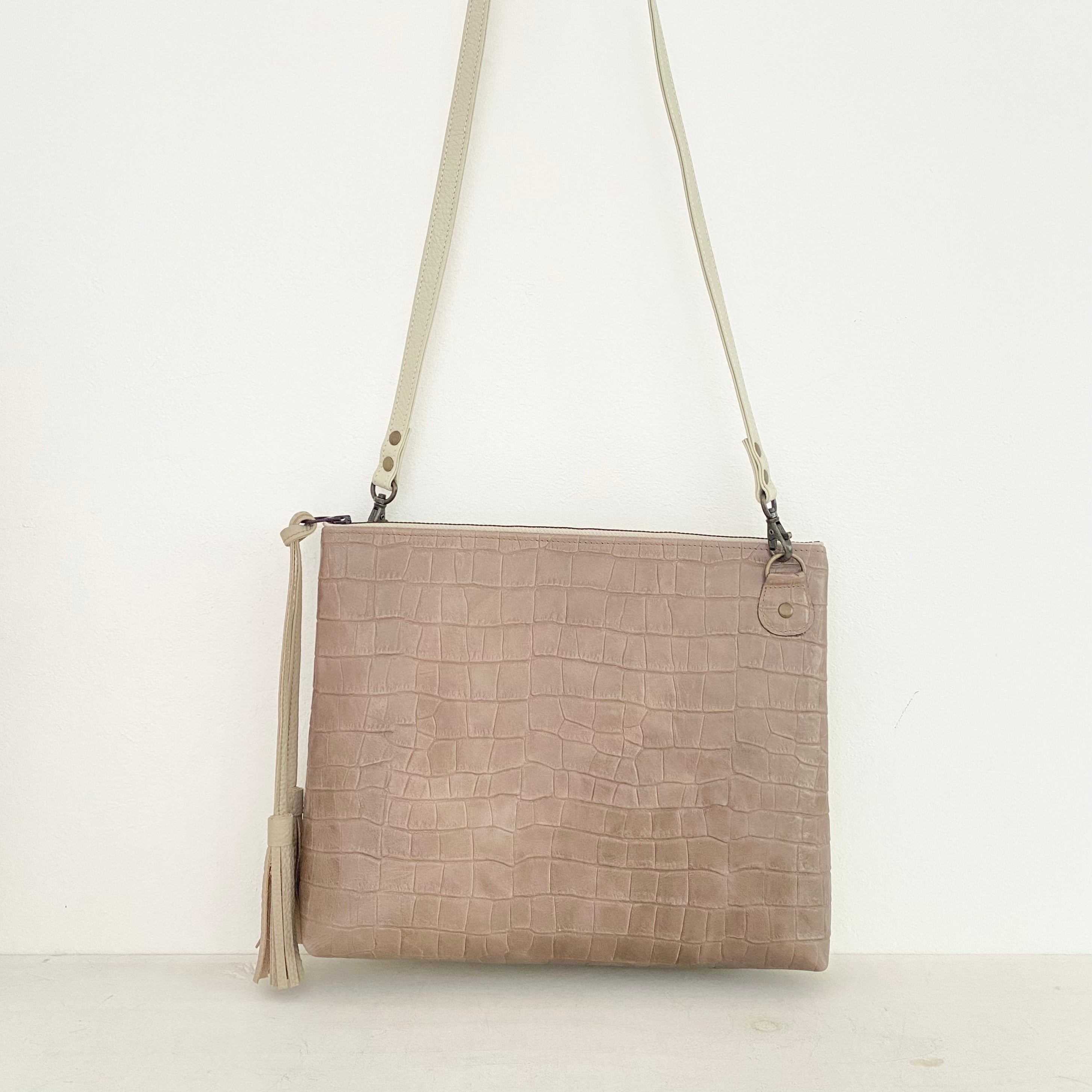 ベージュクロコ型押し×バニラL / フラットポシェットM