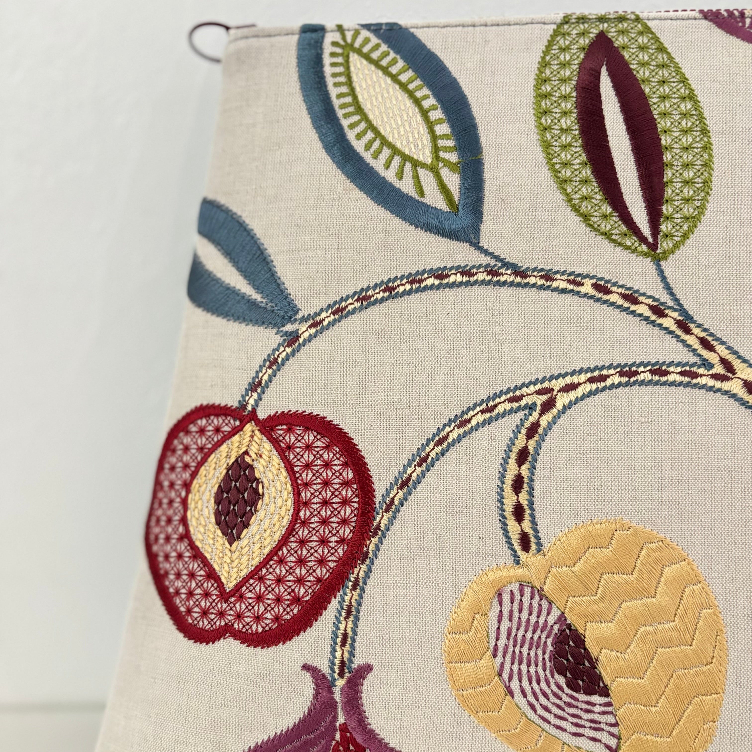 フルーツ刺繍リネン L / フラットポシェットM