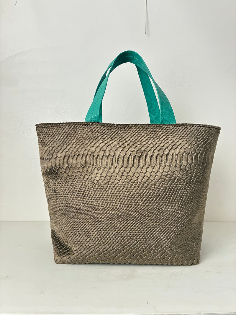 ベロア型押しベージュ / ボートバッグM