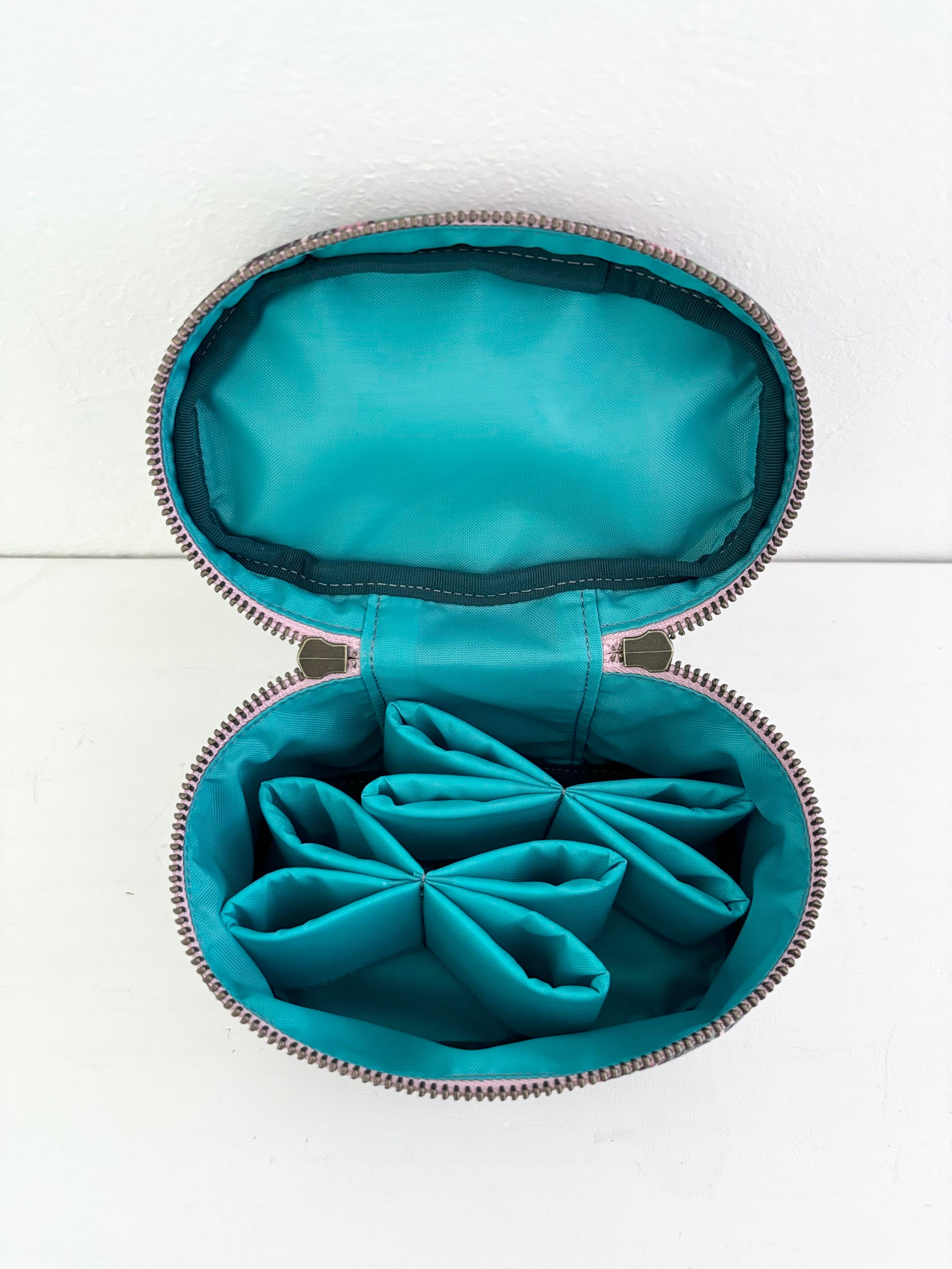 リバティレトロフラワー / バニティポーチ