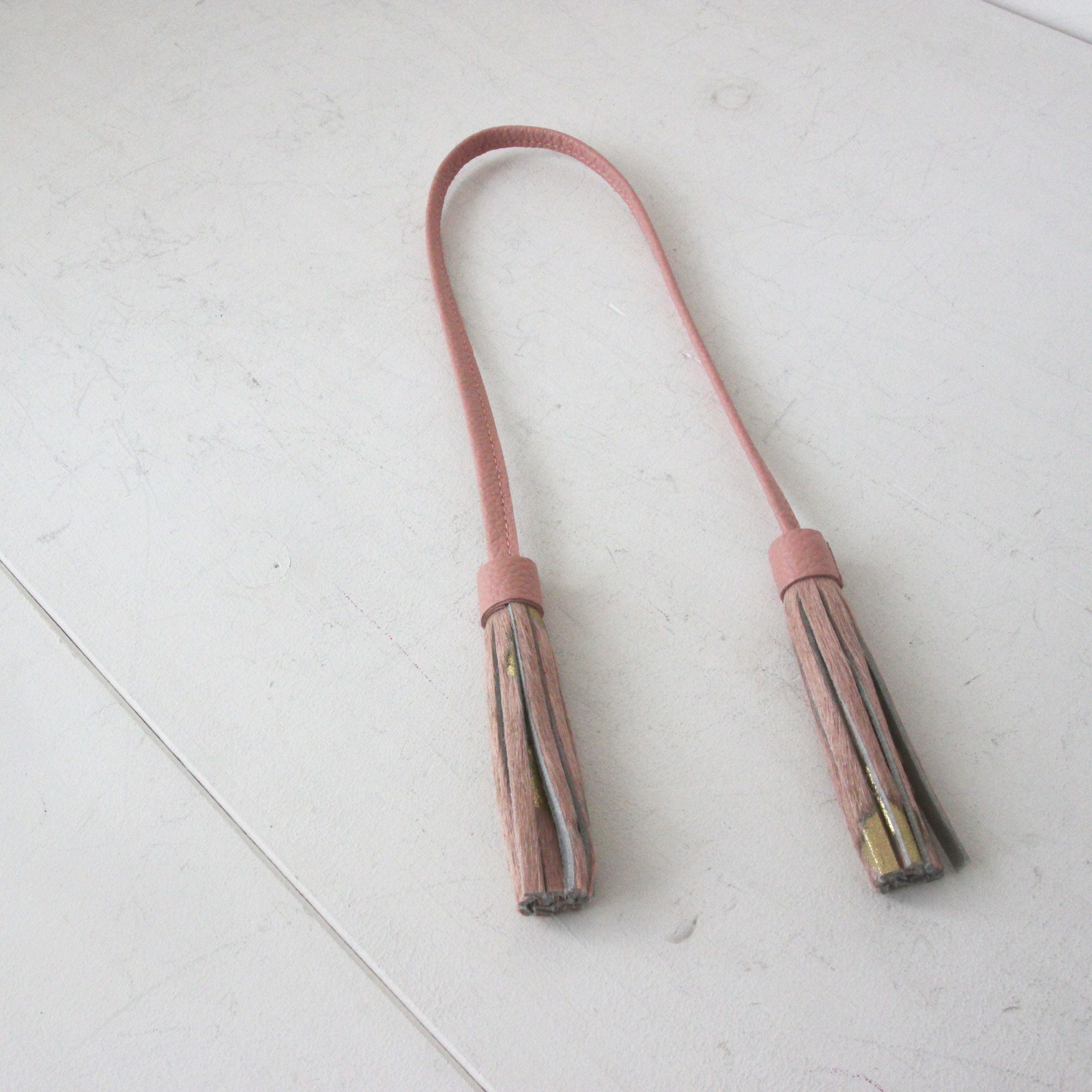 起毛ピンクゴールド / レザータッセル