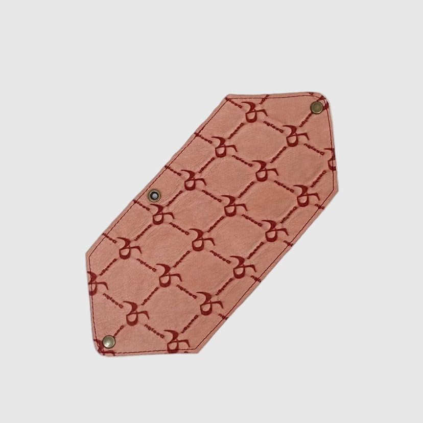 ピンク型押しレザー / マスクケース