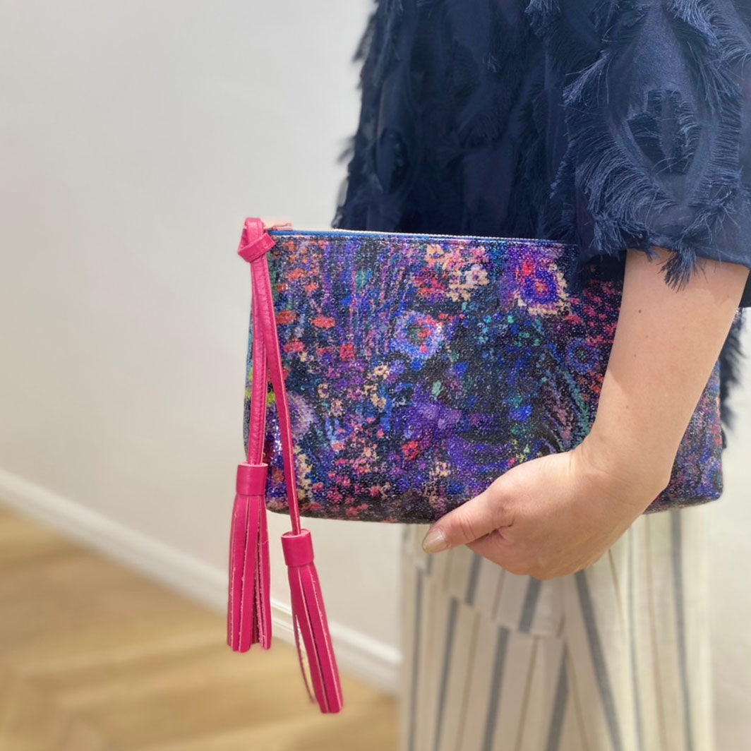 リバティスパンコールフラワーネイビー（ネイビー） / フラットポシェット