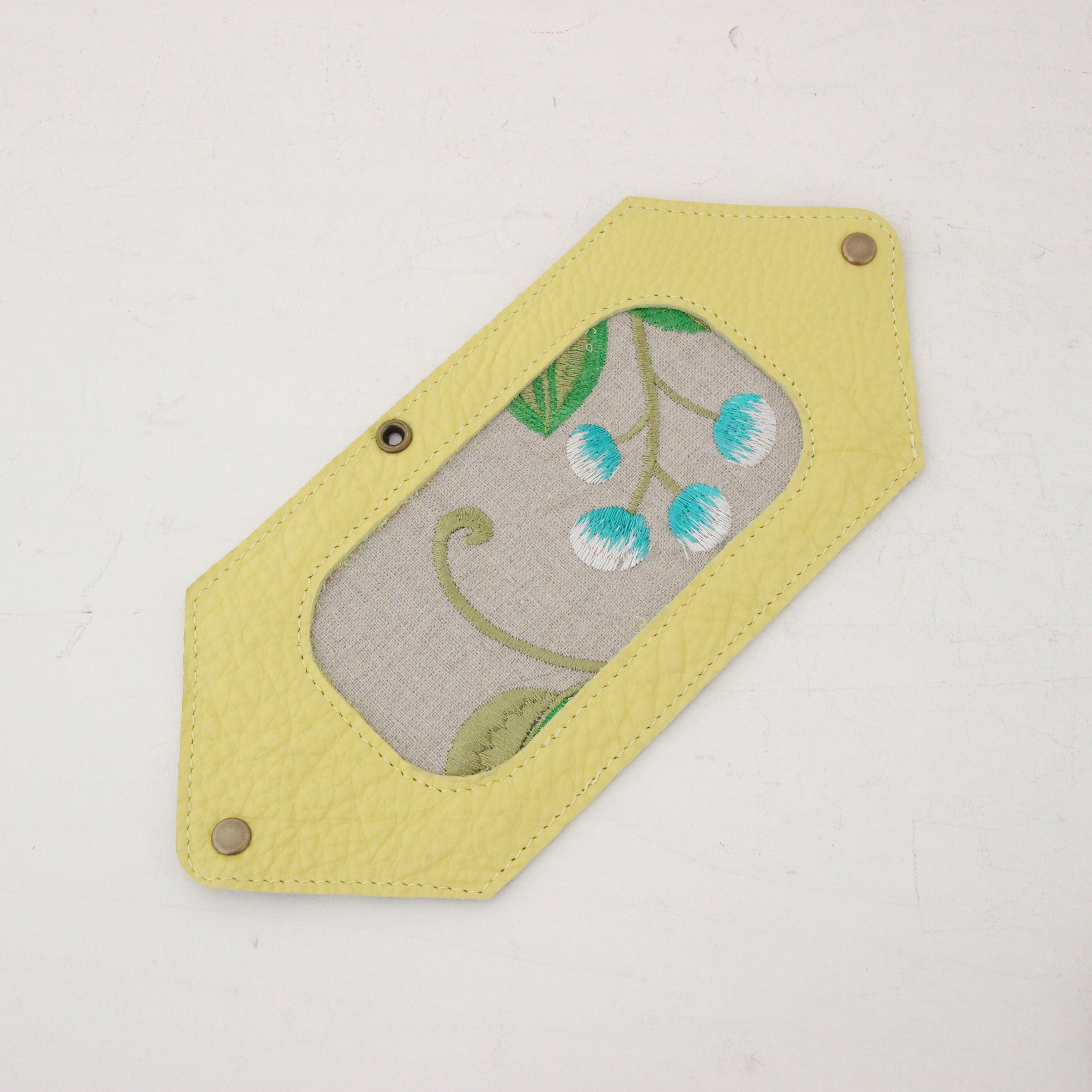 レモンイエロー×フラワーリネン刺繍 / マスクケース