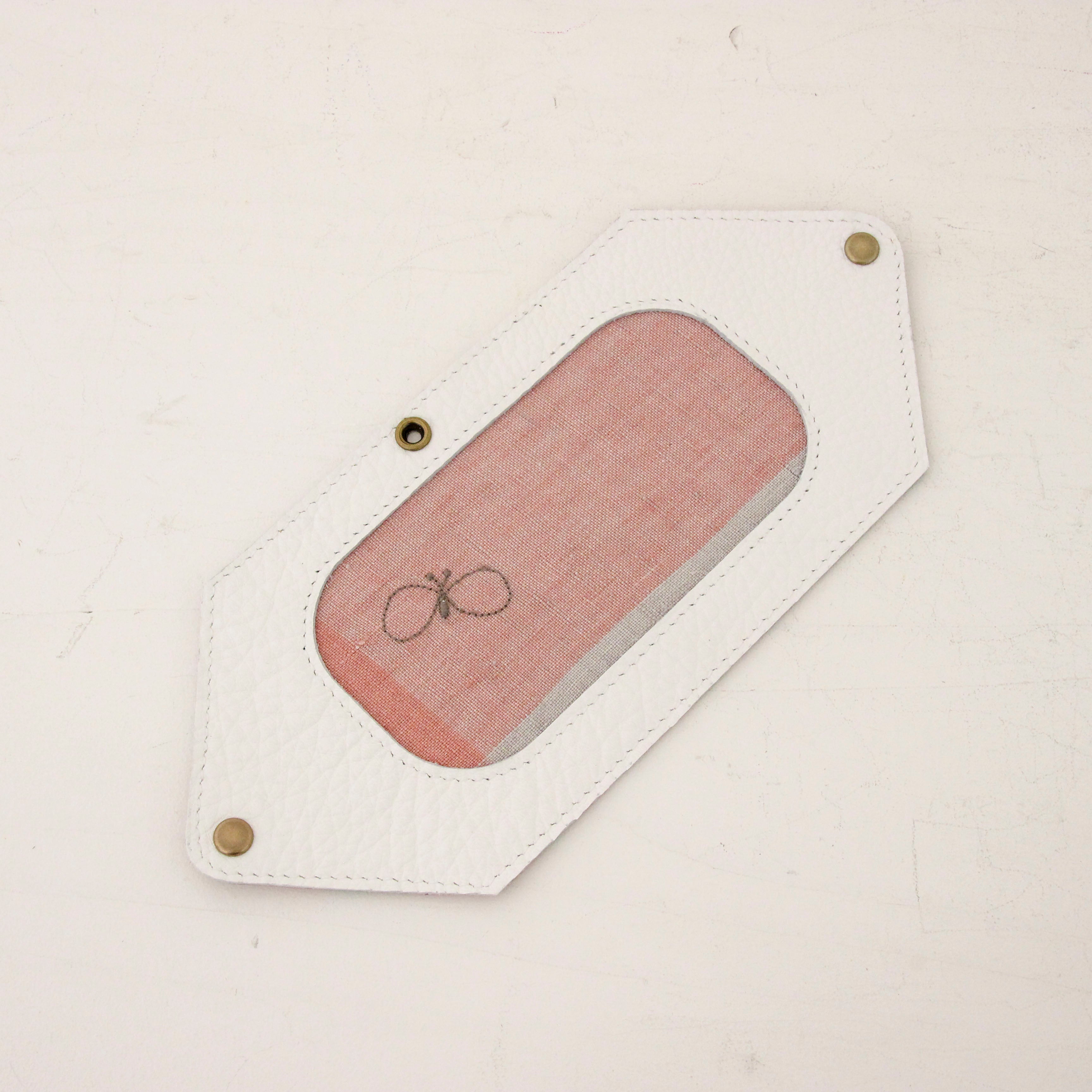 ピュアホワイト×mina'sチョウチョ / マスクケース