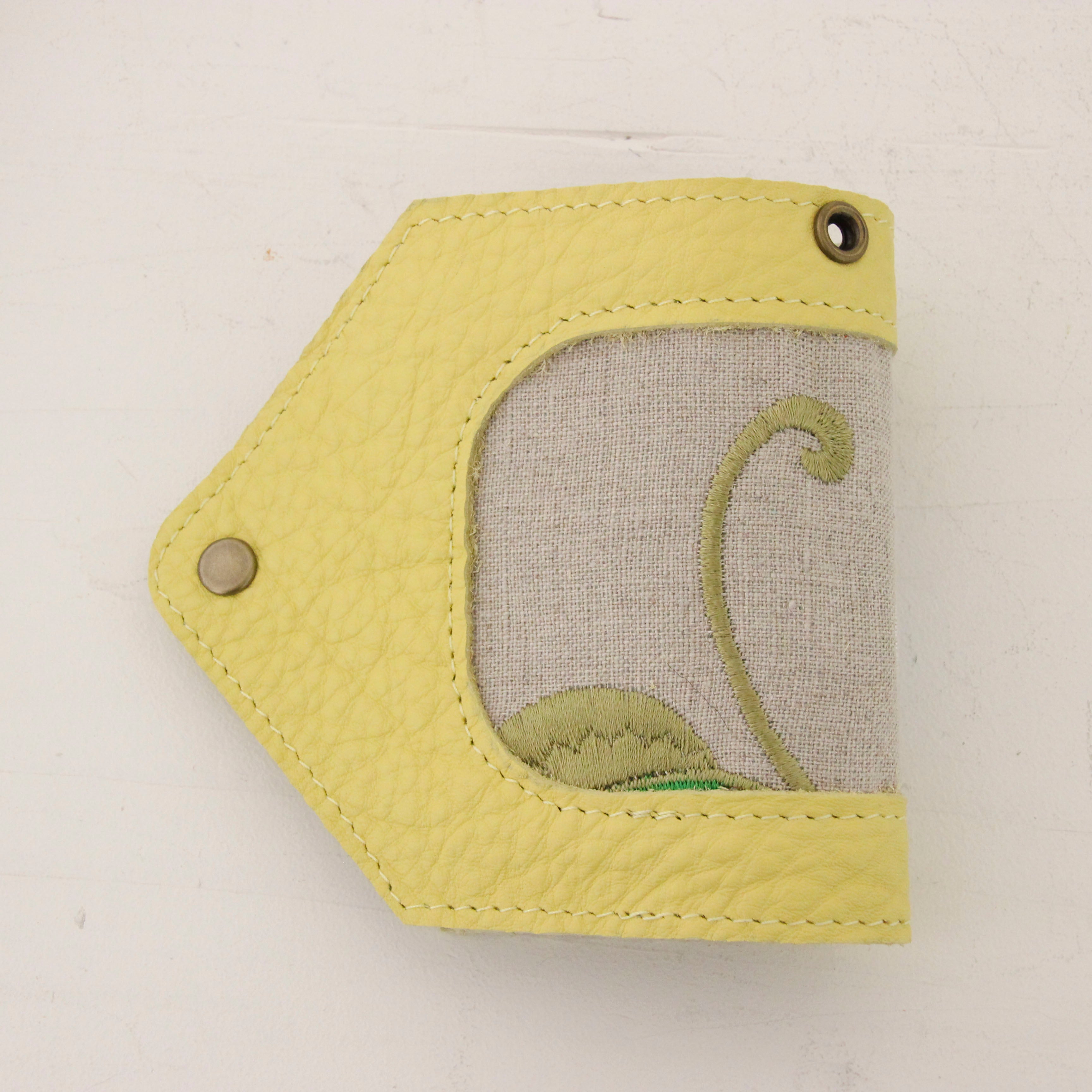 レモンイエロー×フラワーリネン刺繍 / マスクケース