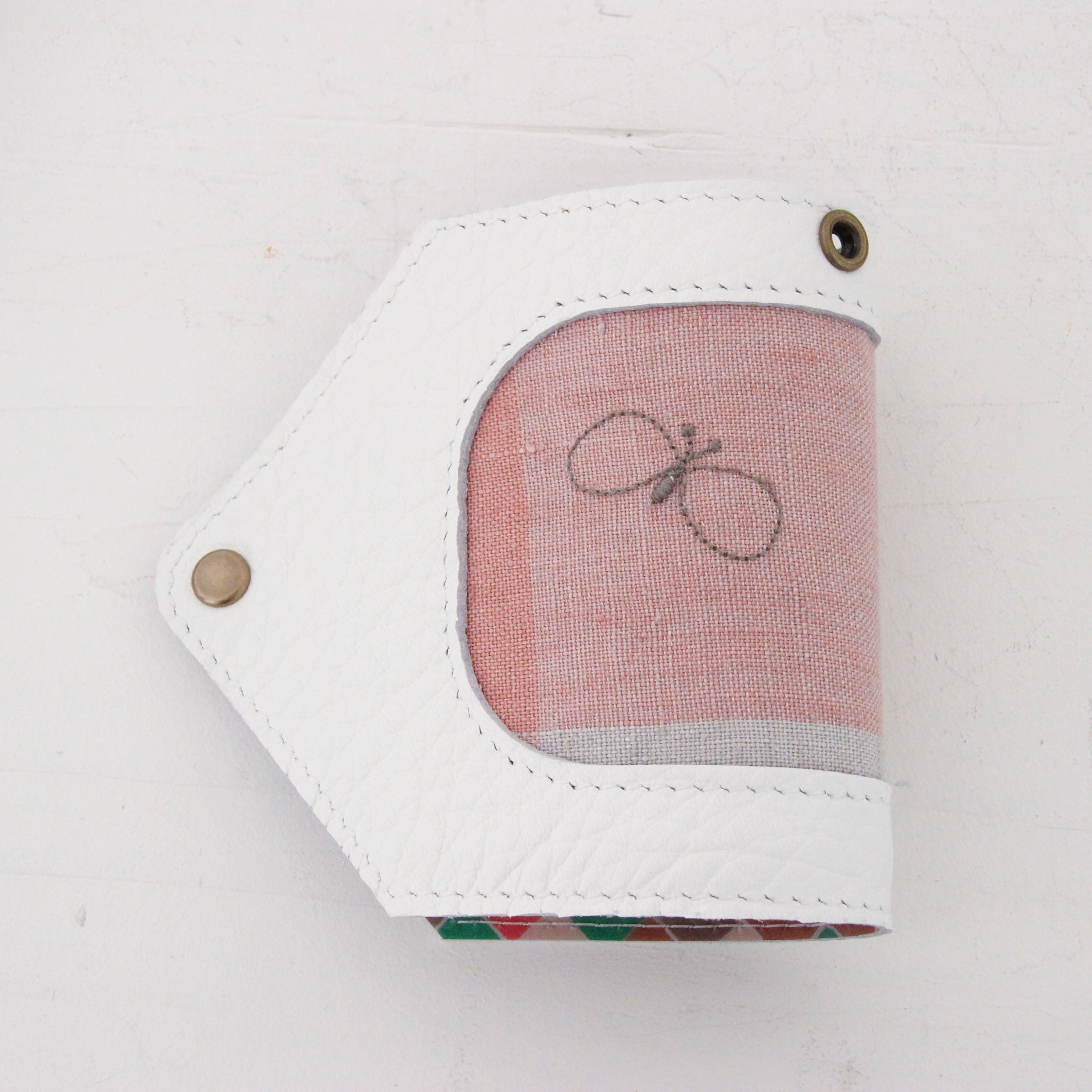 ピュアホワイト×mina'sチョウチョ / マスクケース