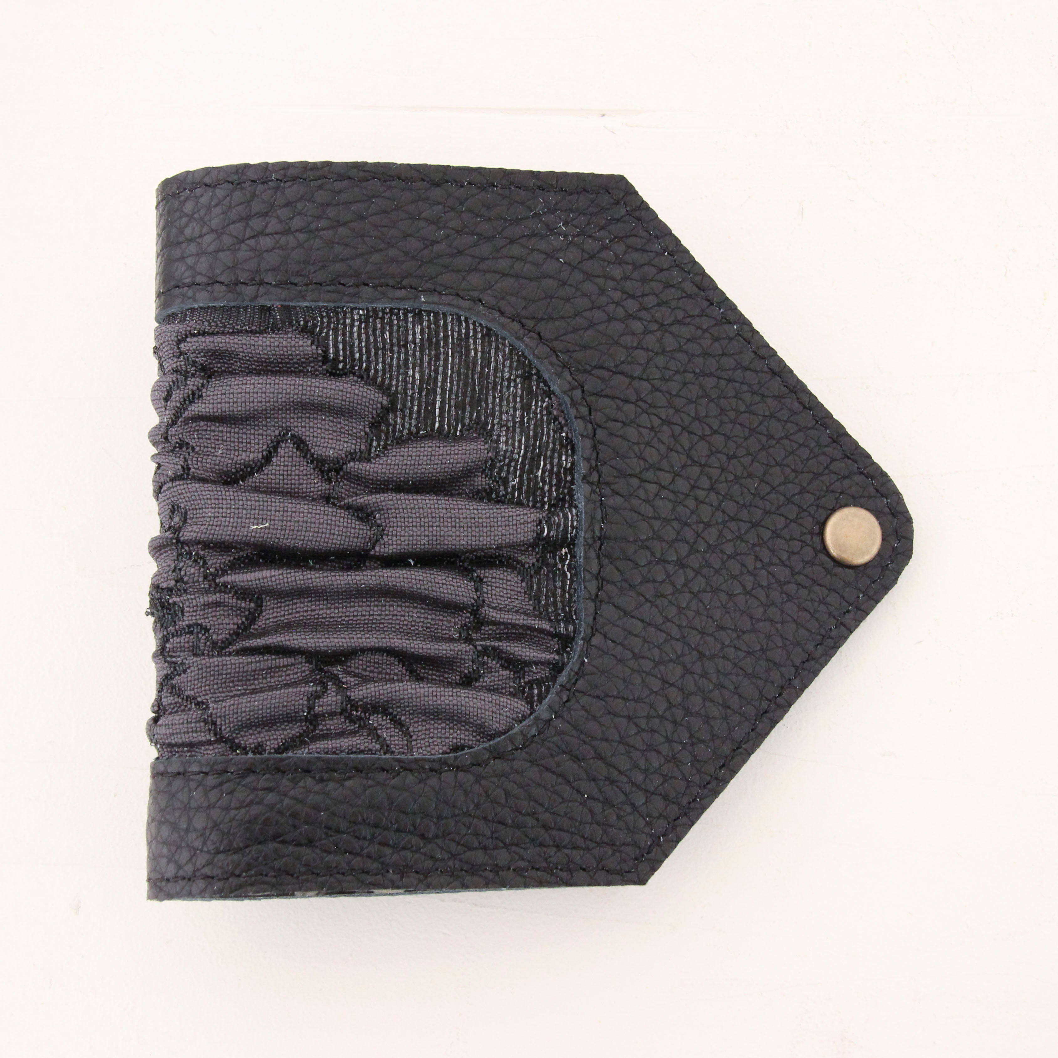 ブラックシマー×プラダブラックフラワー / マスクケース