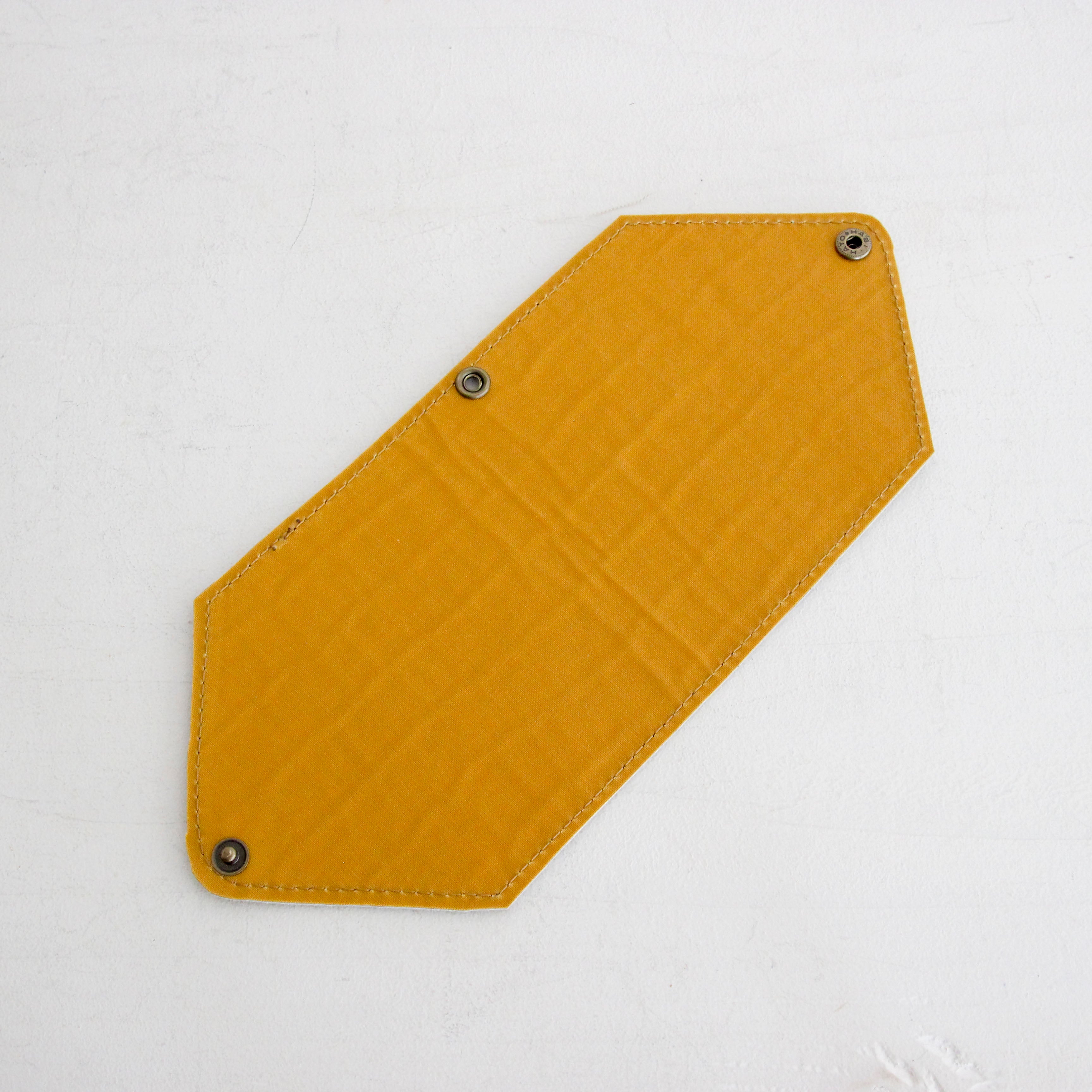 シルバークロコレザー / マスクケース