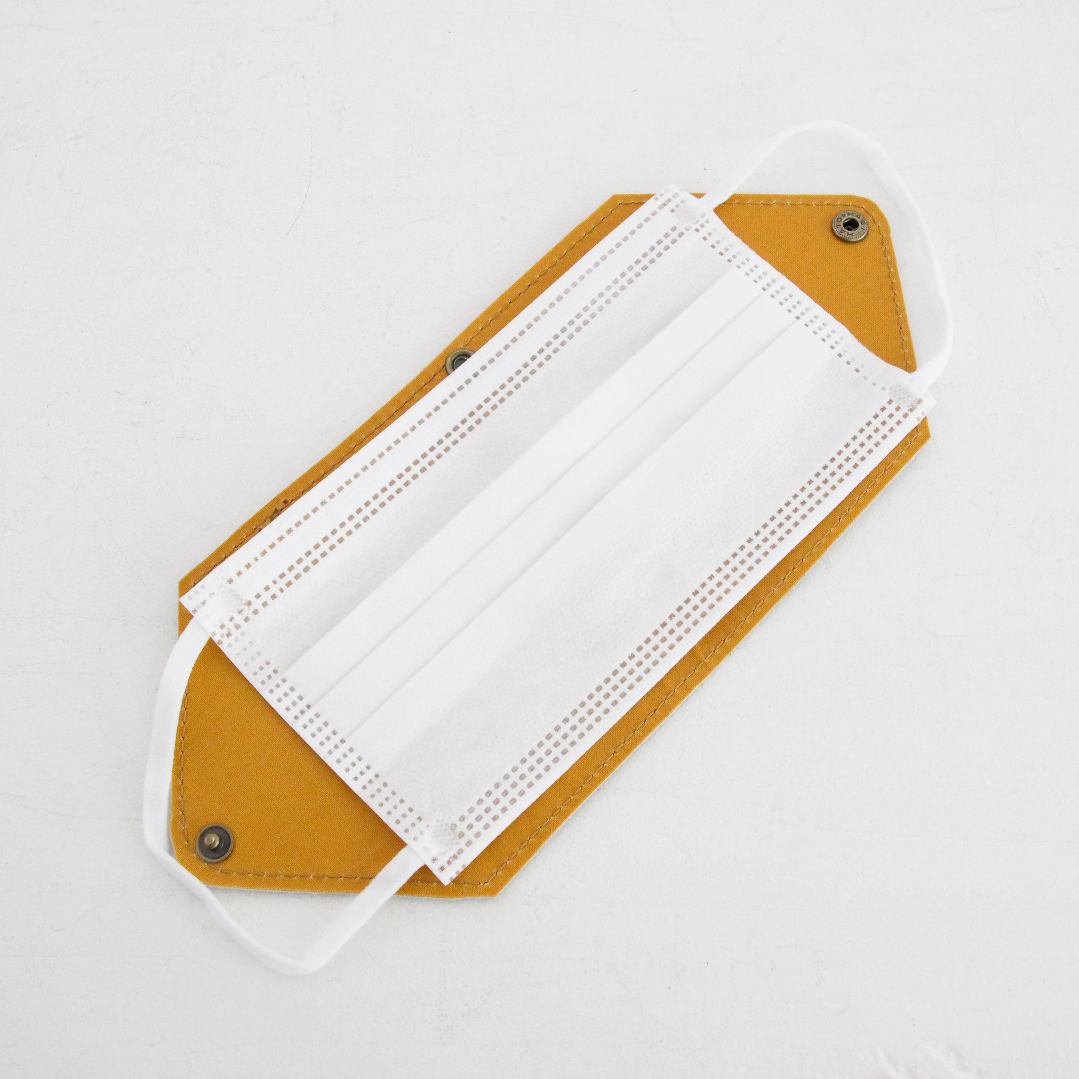 シルバークロコレザー / マスクケース