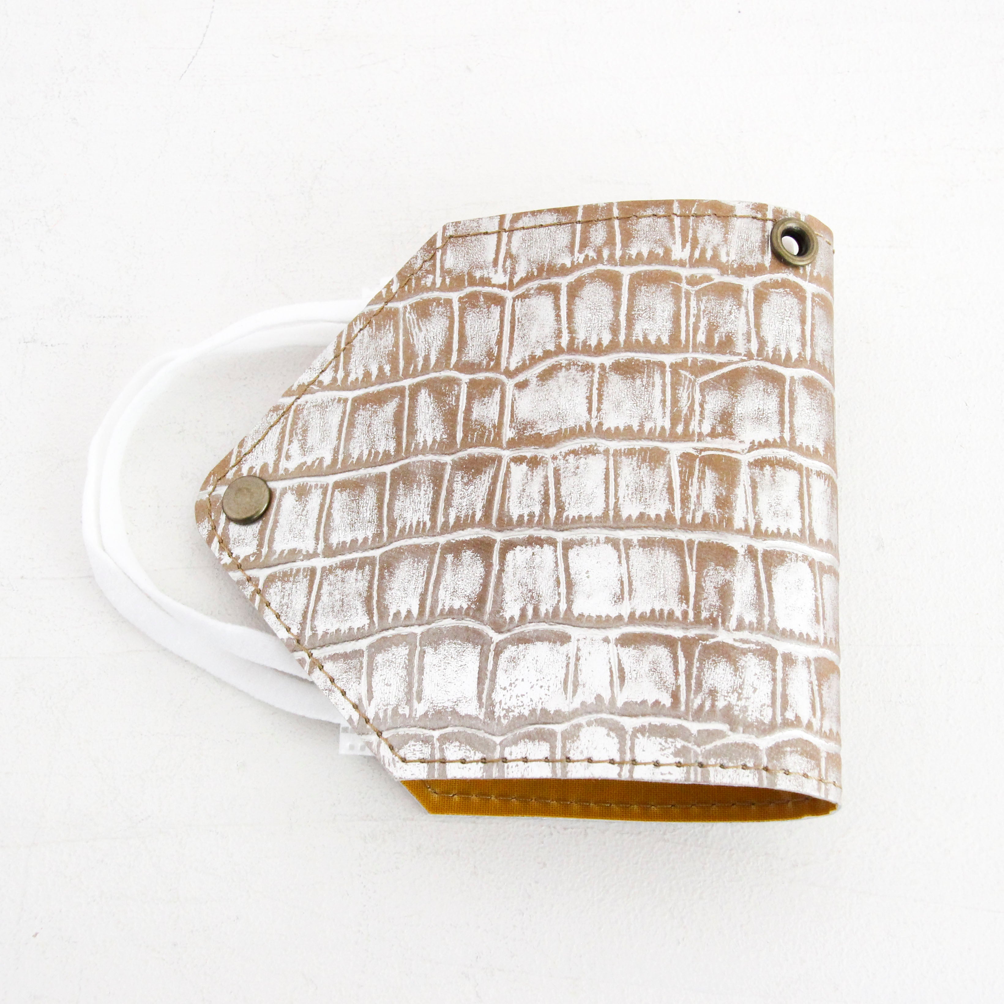 シルバークロコレザー / マスクケース