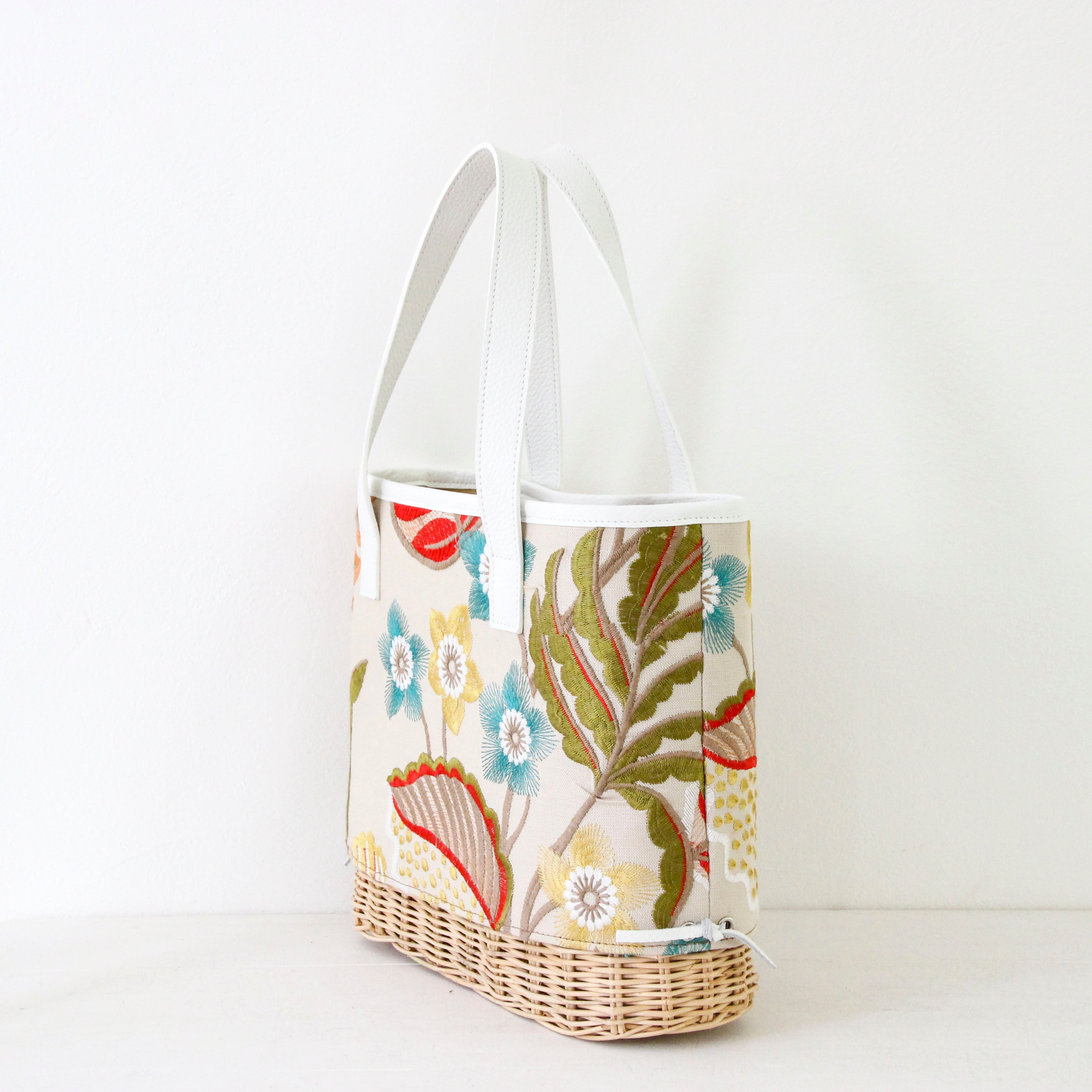 トロピカルフラワー刺繍リネンブライトXL / かごトート