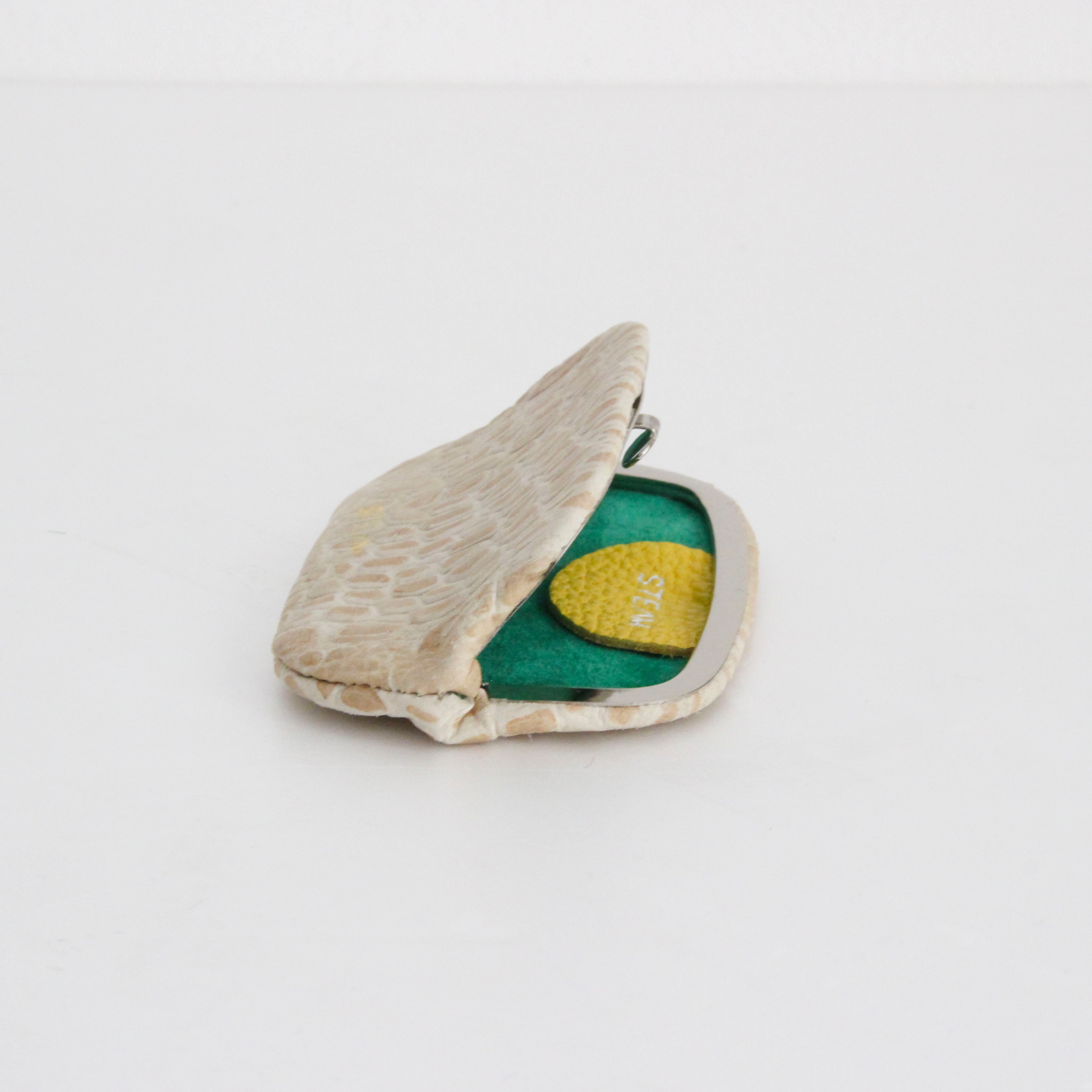 ホワイトベージュUroko / パックンケースS