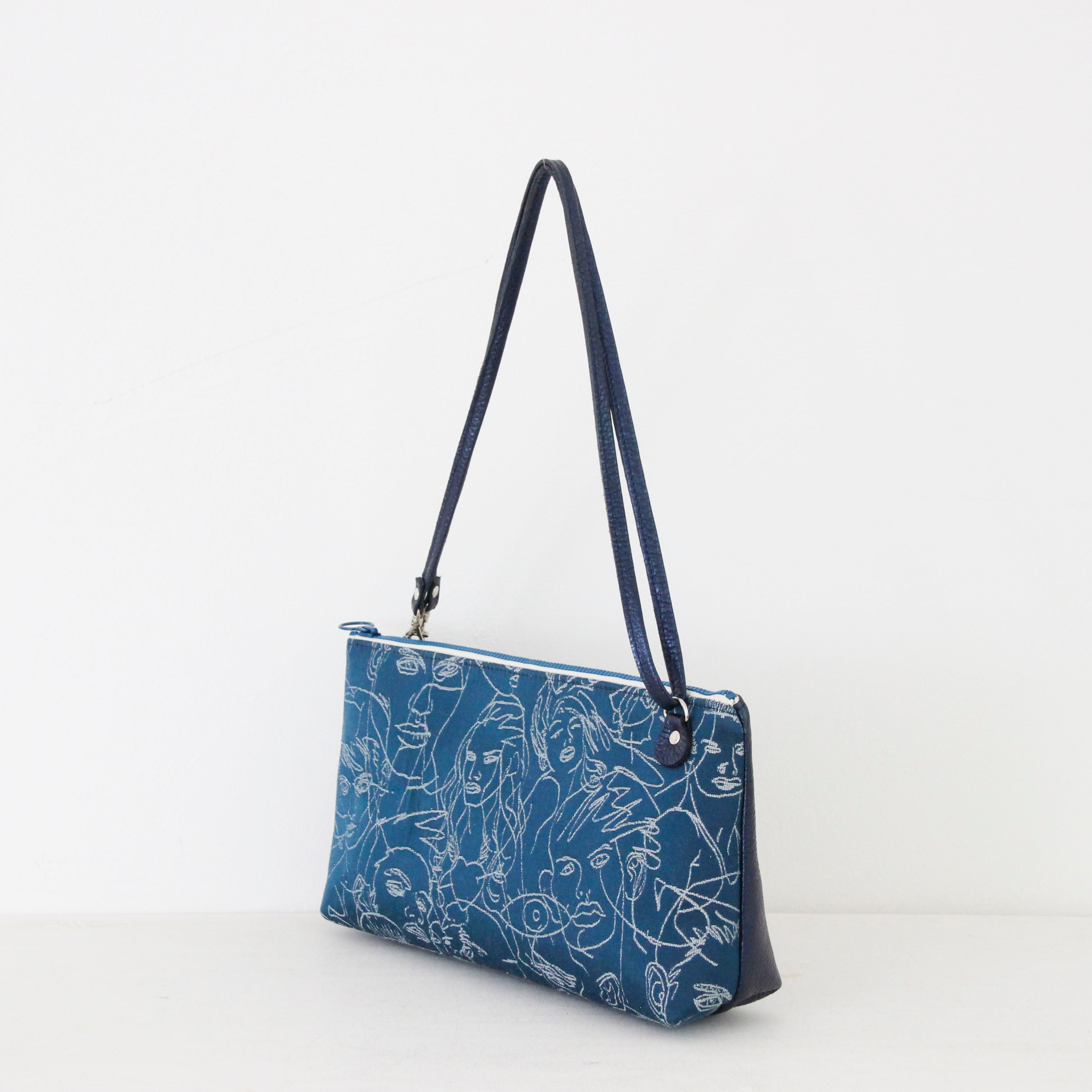 ゴルティエフェイスブルー LXL/ フラットポシェット